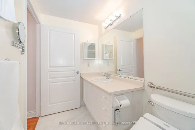 Additional image 23 of 5 Marine Parade Dr Unit 911