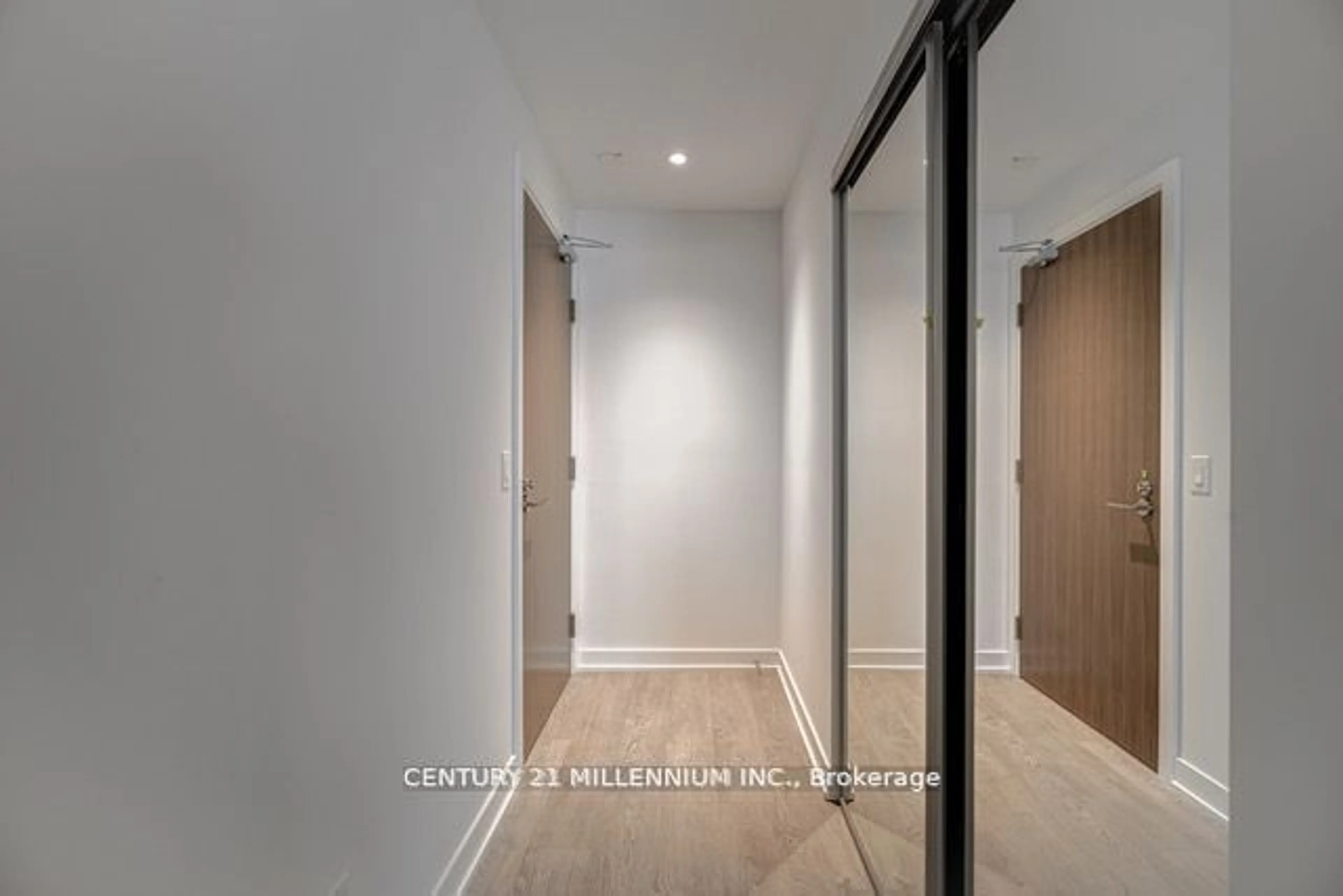 Indoor entryway for 1926 Lakeshore Blvd #3009, Toronto Ontario M6S 1A1