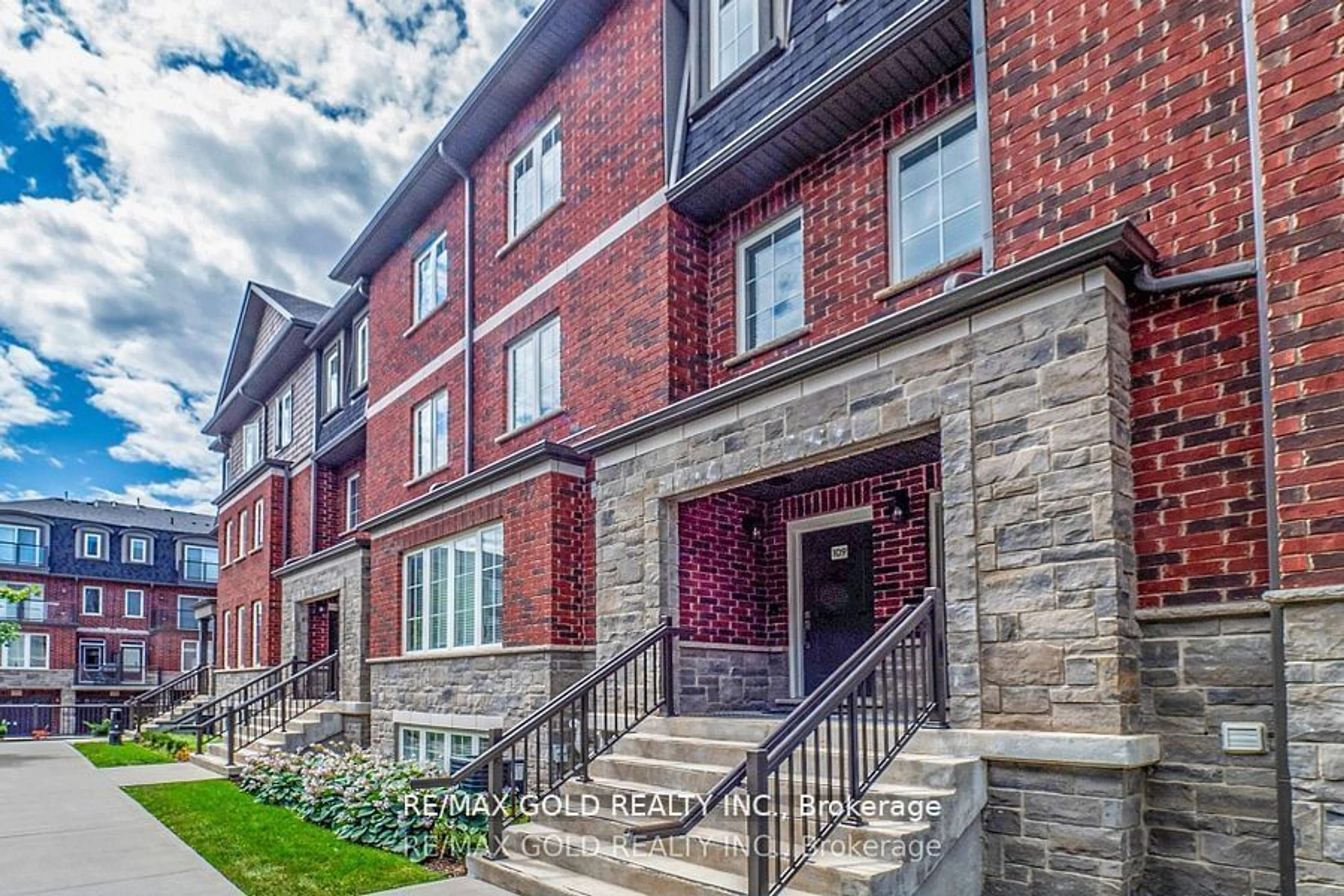 Home with brick exterior material, street for 445 Ontario St #109, Milton Ontario L9T 9K3