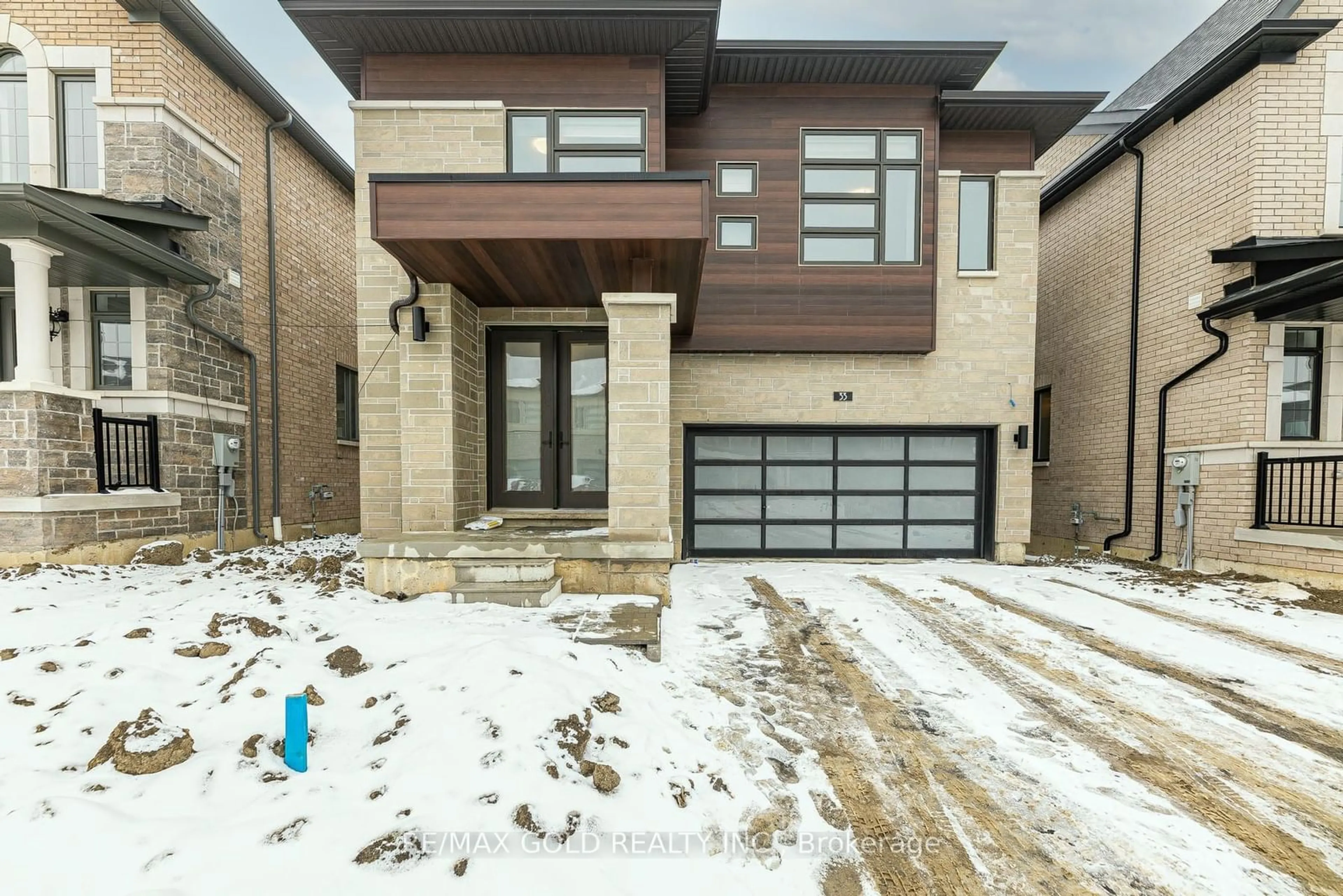 Home with brick exterior material, street for 33 Keyworth Cres, Brampton Ontario L6R 4E8