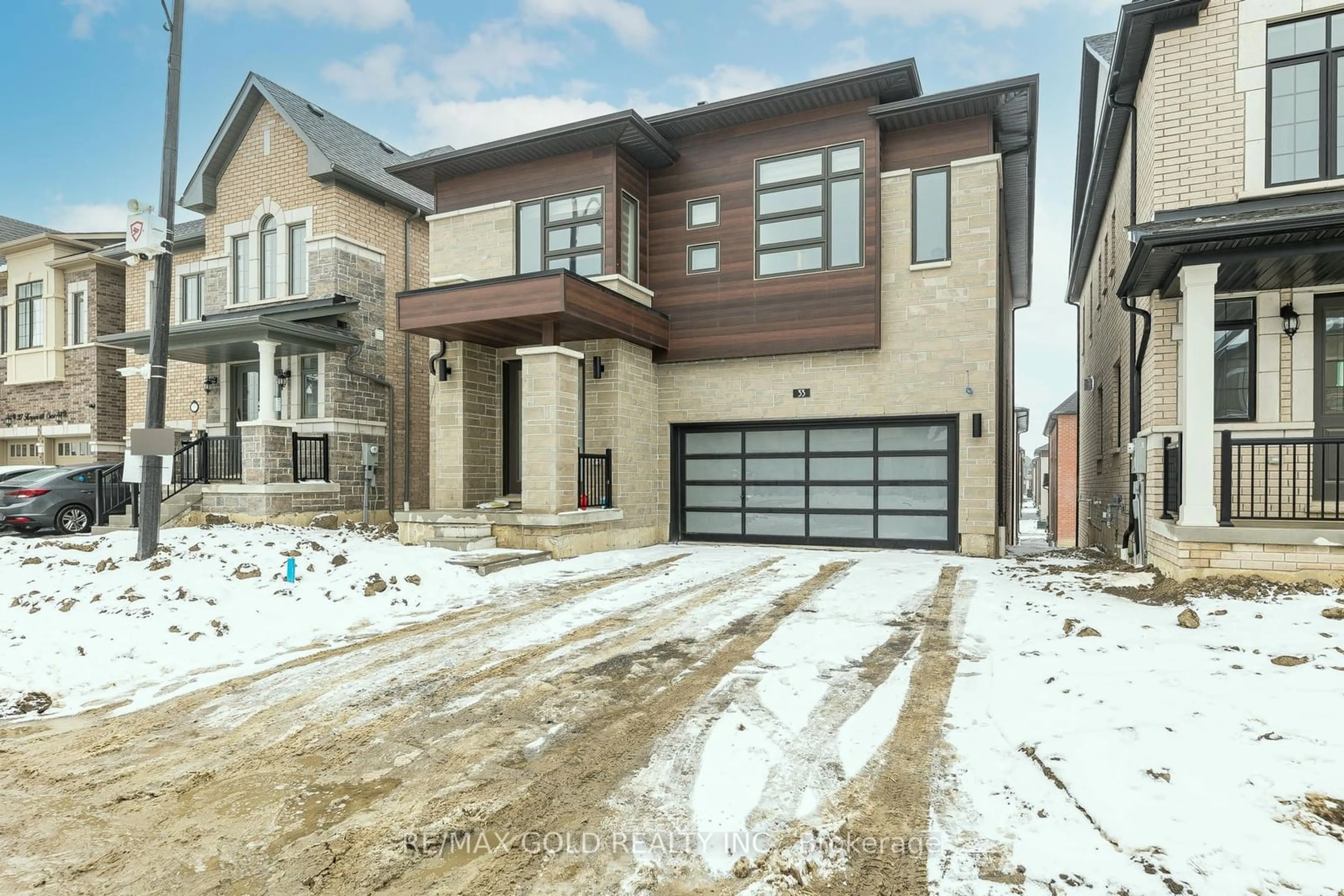 Home with brick exterior material, street for 33 Keyworth Cres, Brampton Ontario L6R 4E8