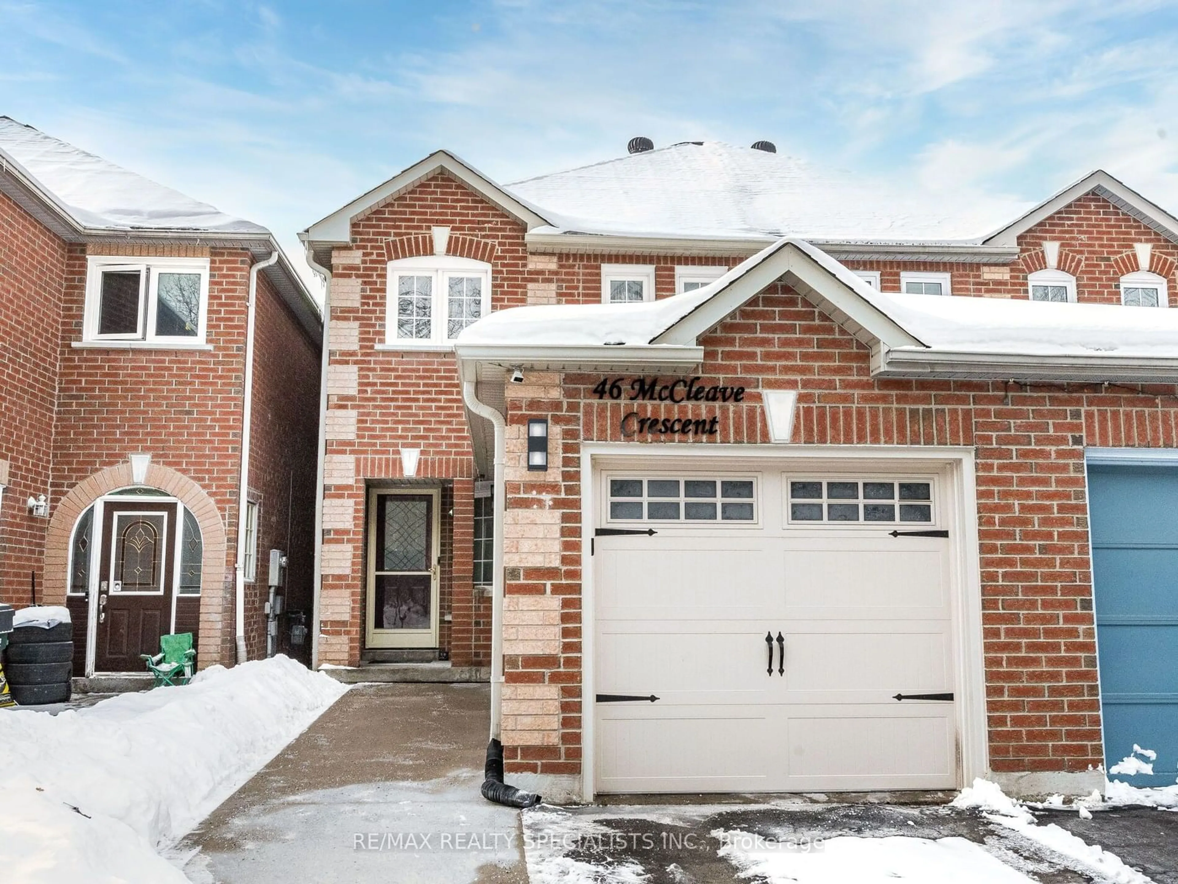 Home with brick exterior material, street for 46 MCCLEAVE Cres, Brampton Ontario L6Y 4Z5