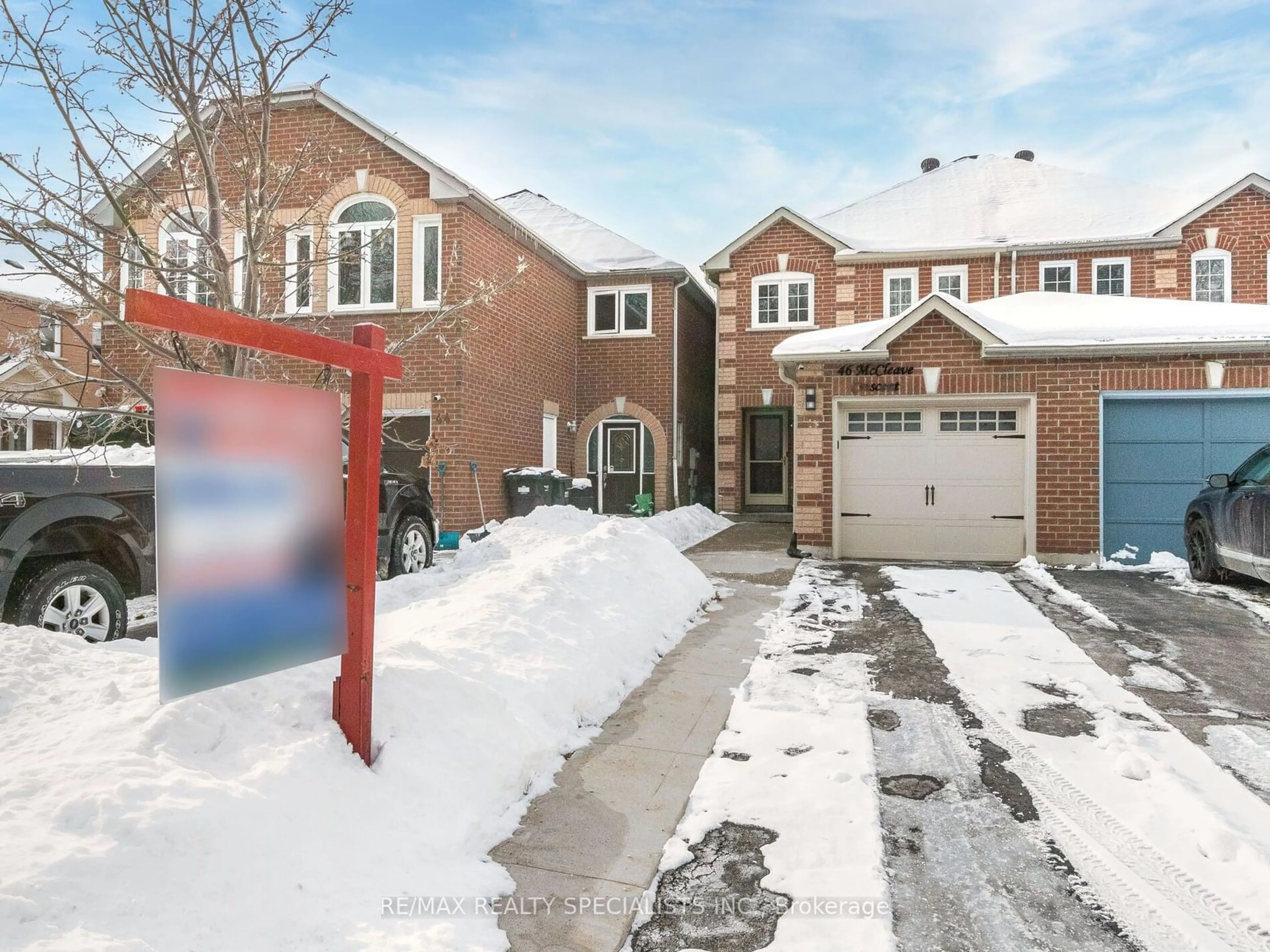 Home with brick exterior material, street for 46 MCCLEAVE Cres, Brampton Ontario L6Y 4Z5