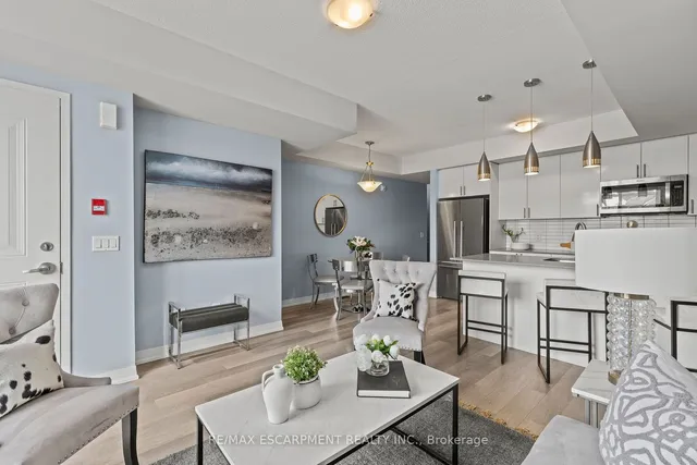 Additional property image - 1200 Main St Unit 102