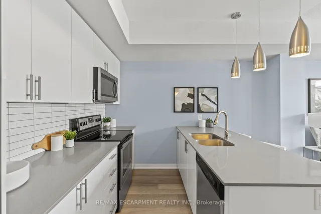 Additional property image - 1200 Main St Unit 102