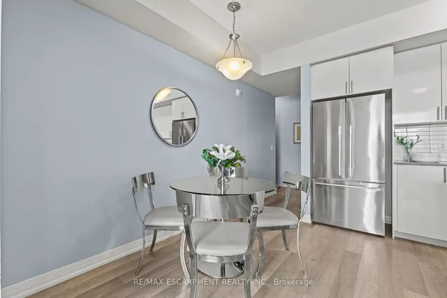 Additional property image - 1200 Main St Unit 102