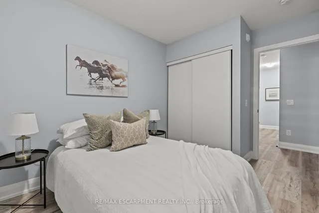 Additional property image - 1200 Main St Unit 102