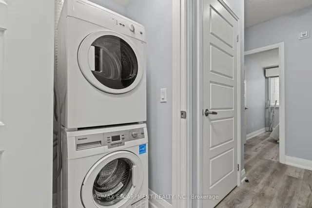 Additional property image - 1200 Main St Unit 102
