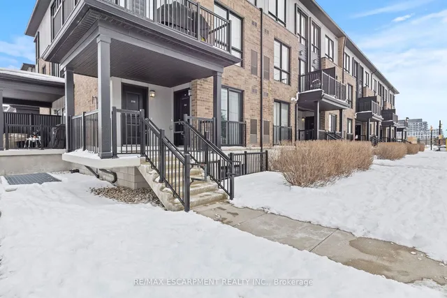 Additional property image - 1200 Main St Unit 102