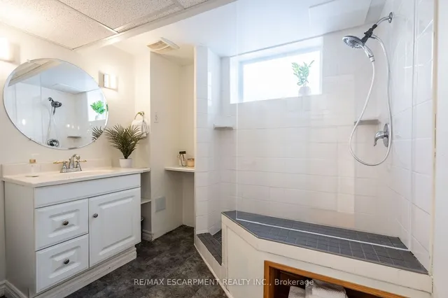 Additional property image - 5286 Woodhaven Dr