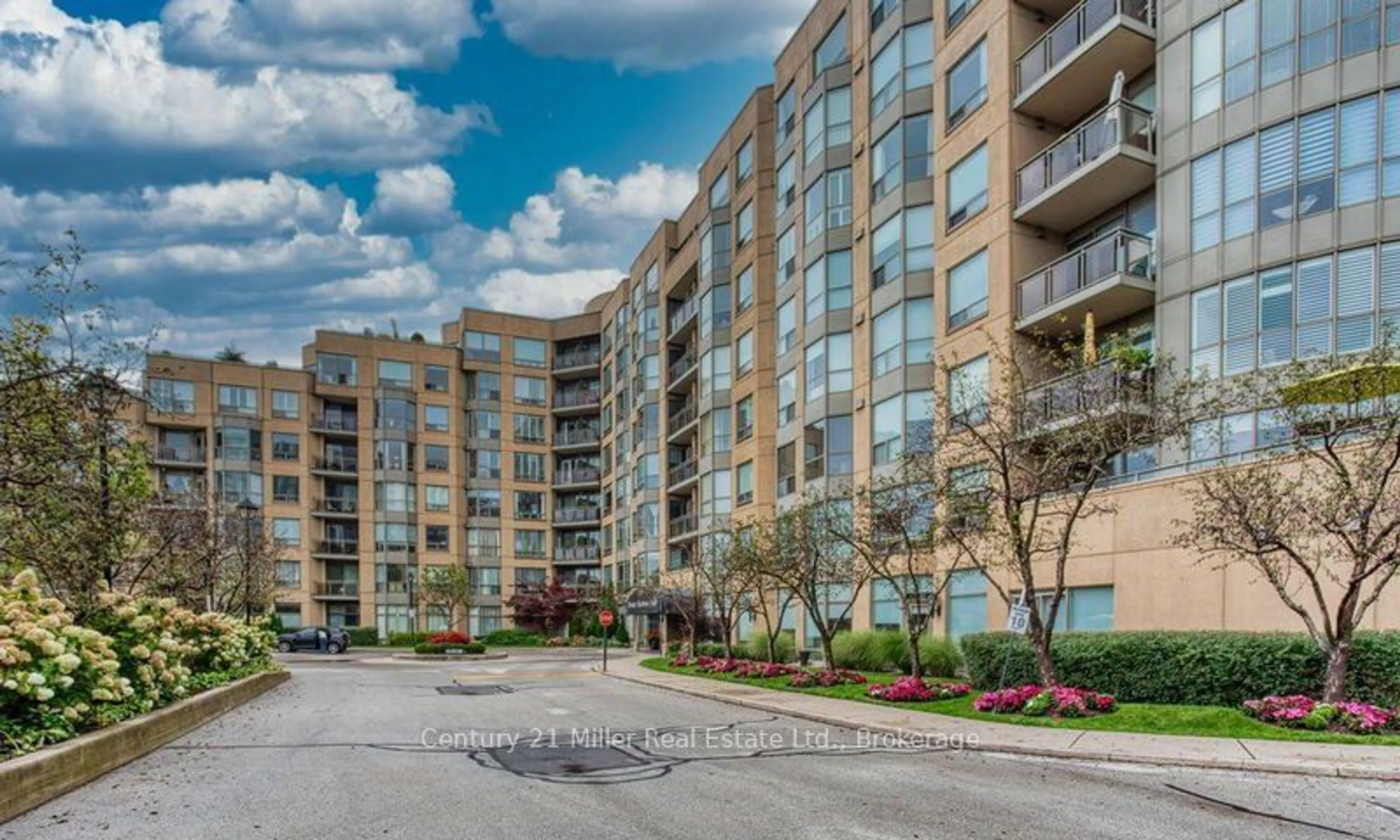 Unknown for 2511 Lakeshore Rd #319, Oakville Ontario L6L 6L9