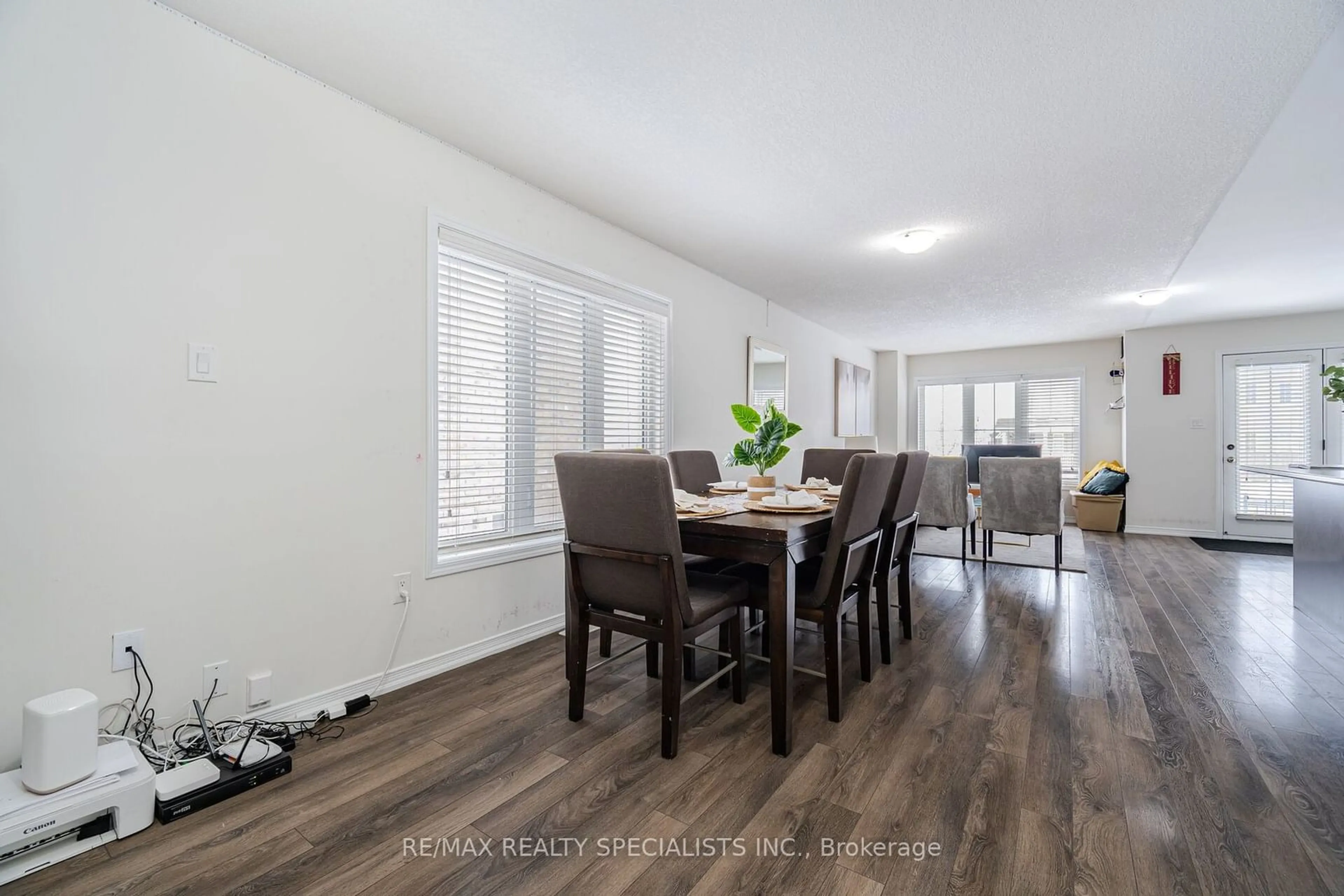 Dining room, wood/laminate floor for 186 Golden Springs Dr, Brampton Ontario L7A 4N9