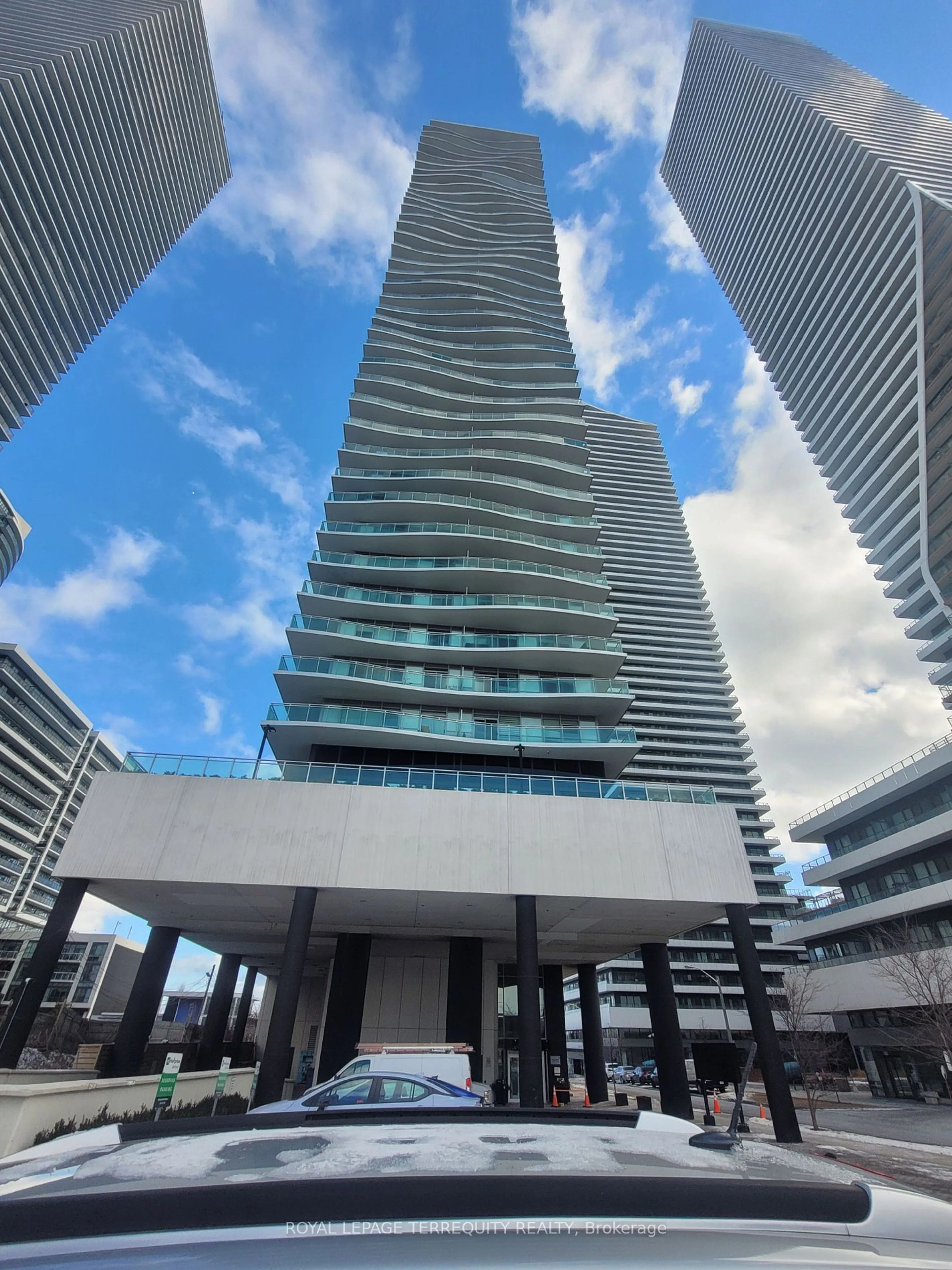 Indoor foyer for 33 Shore Breeze Dr #701, Toronto Ontario M8V 0G1