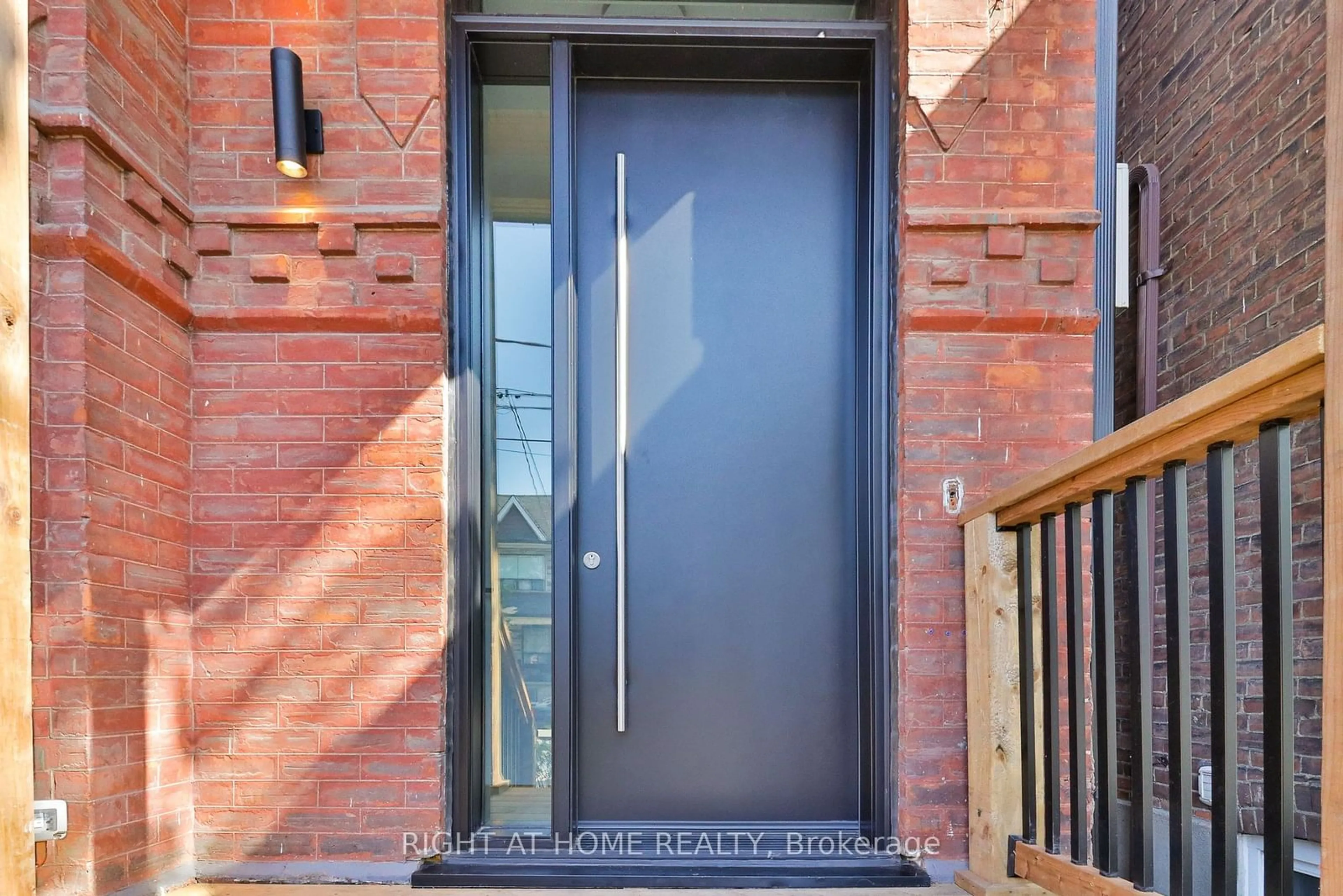 Indoor entryway for 45 Brock Ave, Toronto Ontario M6K 2K9