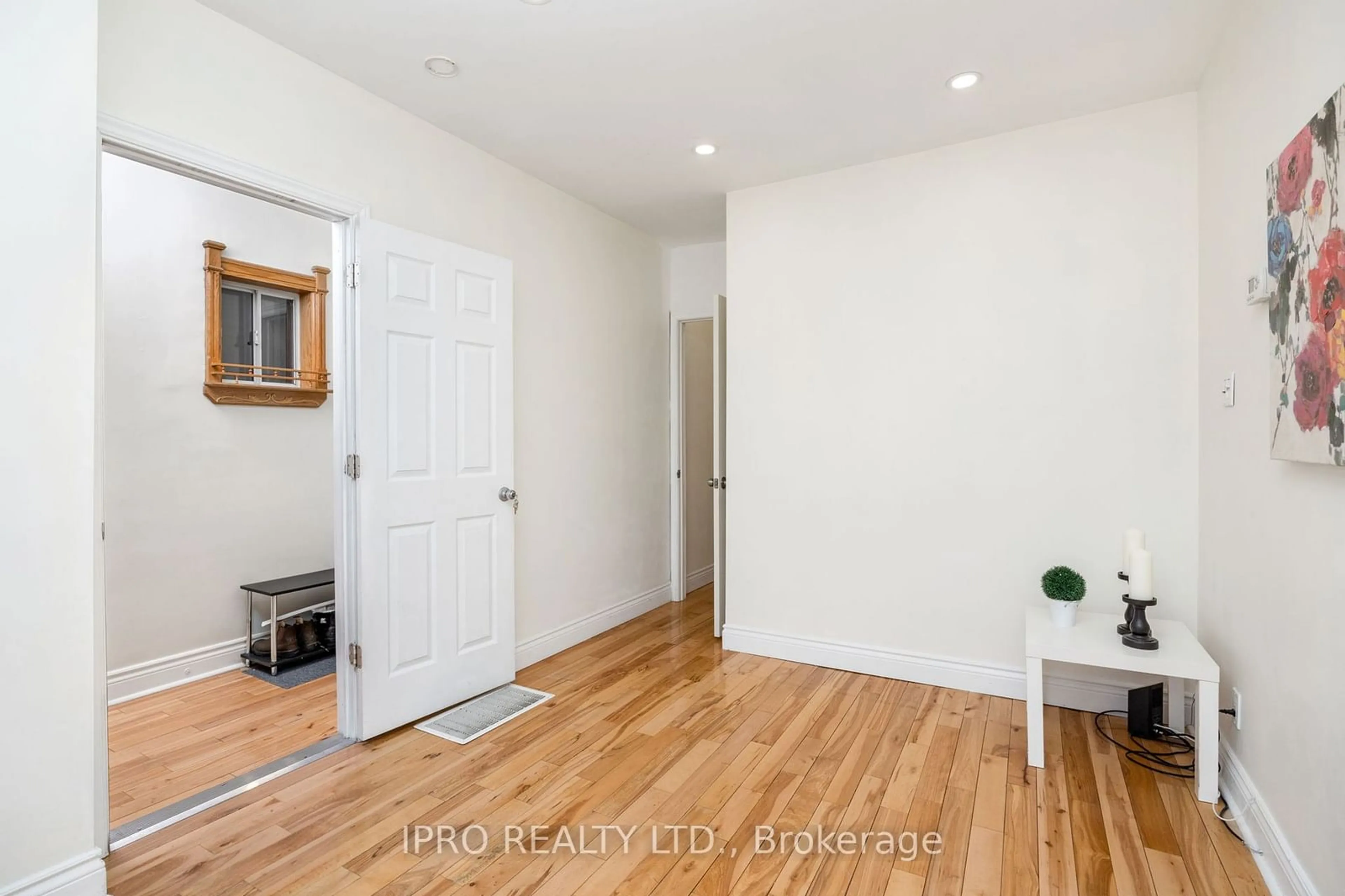 A pic of a room for 1351 Lansdowne Ave, Toronto Ontario M6H 3Z9