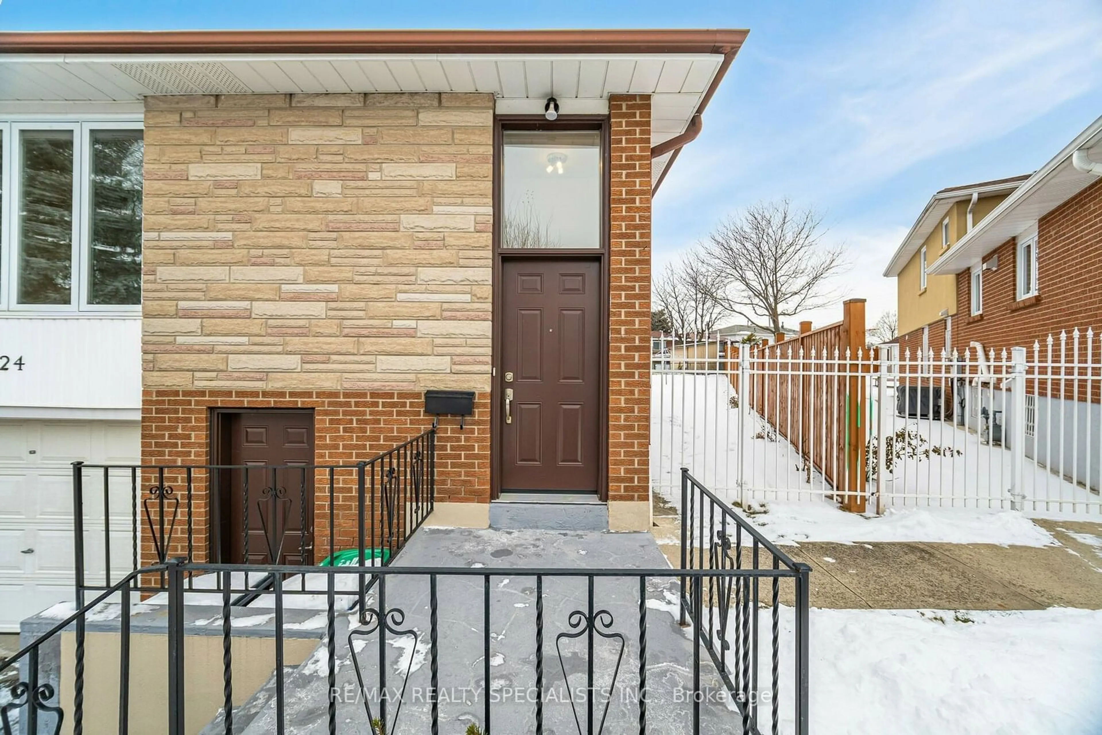 Home with brick exterior material, street for 3424 Homark Dr, Mississauga Ontario L4Y 2K7