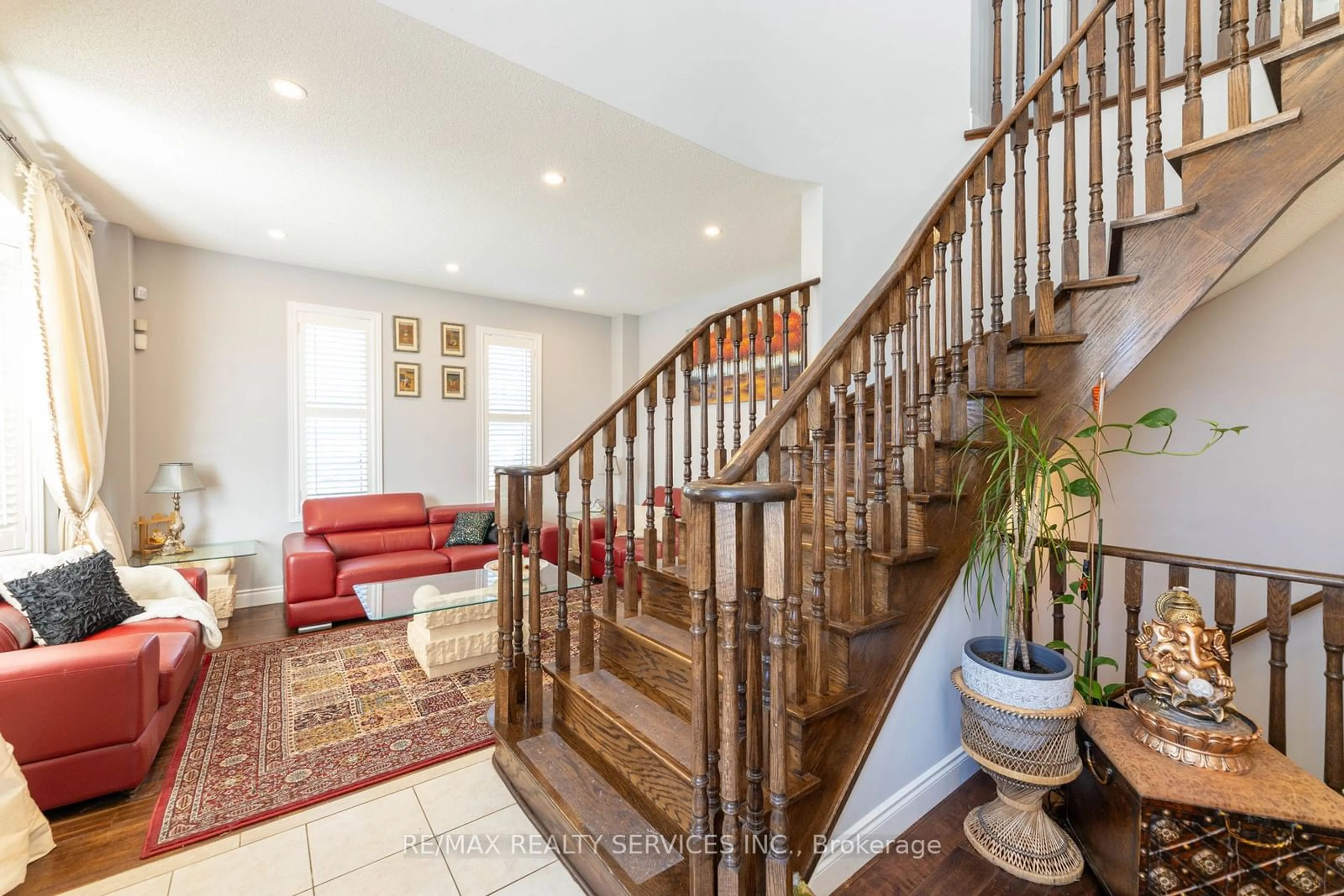 Indoor foyer for 29 Ness Rd, Brampton Ontario L6Y 5N9