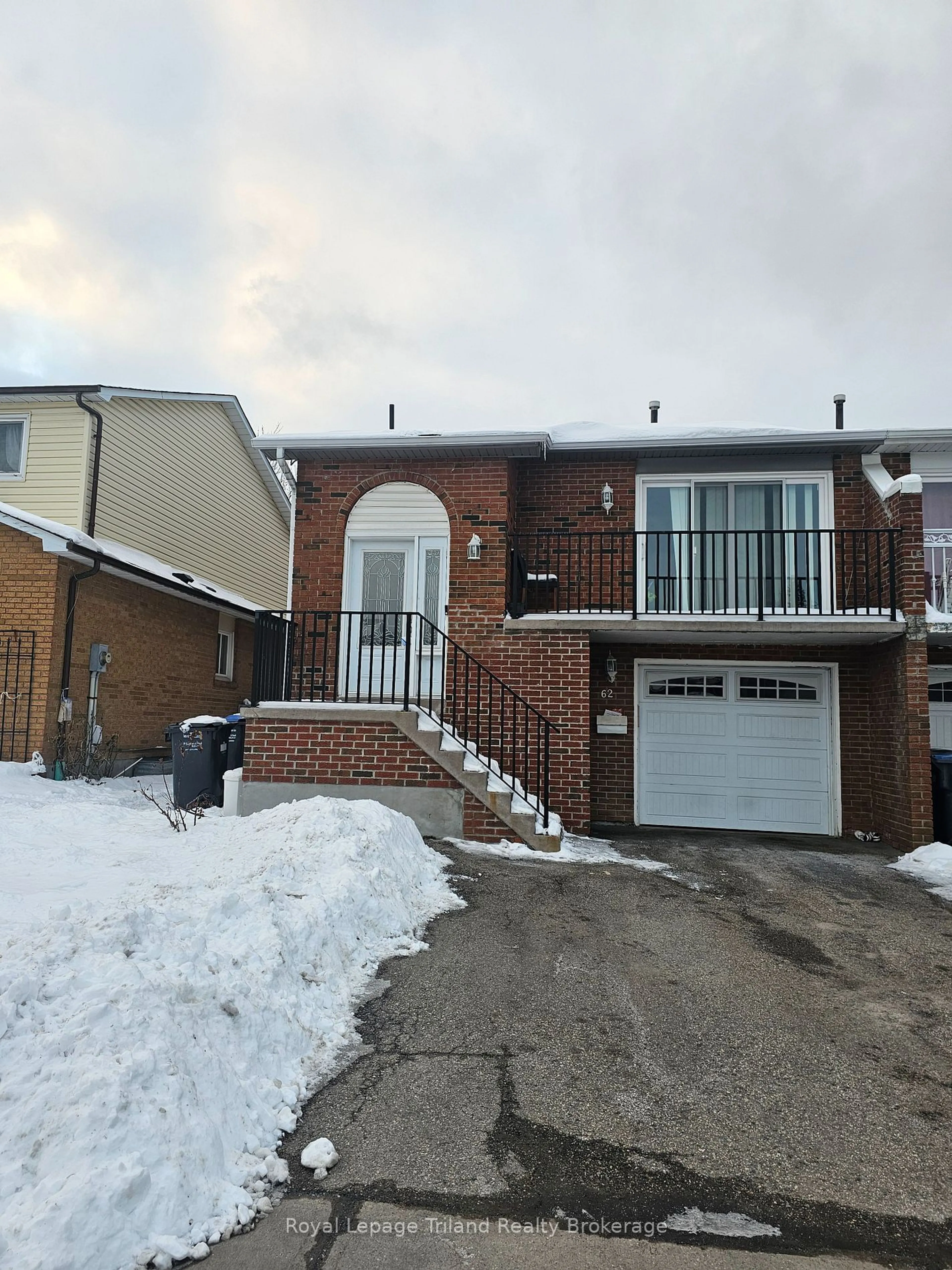 Home with brick exterior material, street for 62 Histon Cres, Brampton Ontario L6V 3R1