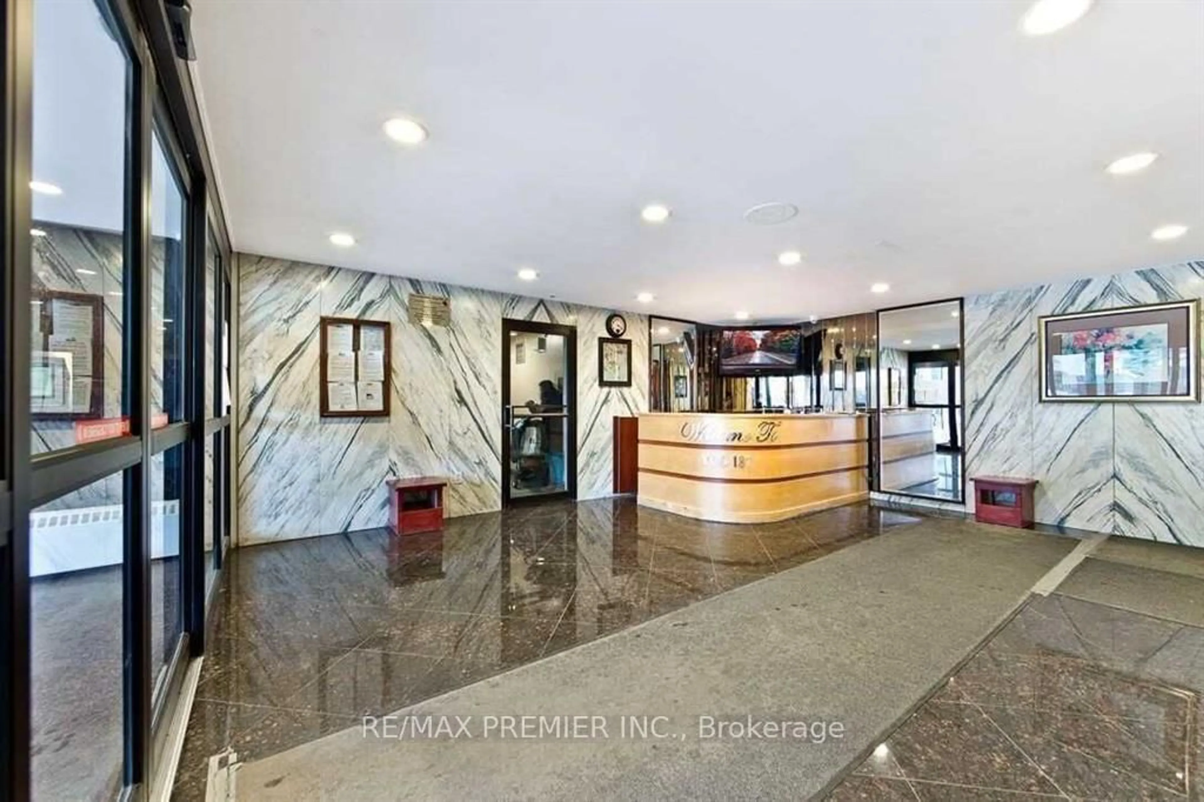 Lobby for 3390 Weston Rd #203, Toronto Ontario M9M 2X3