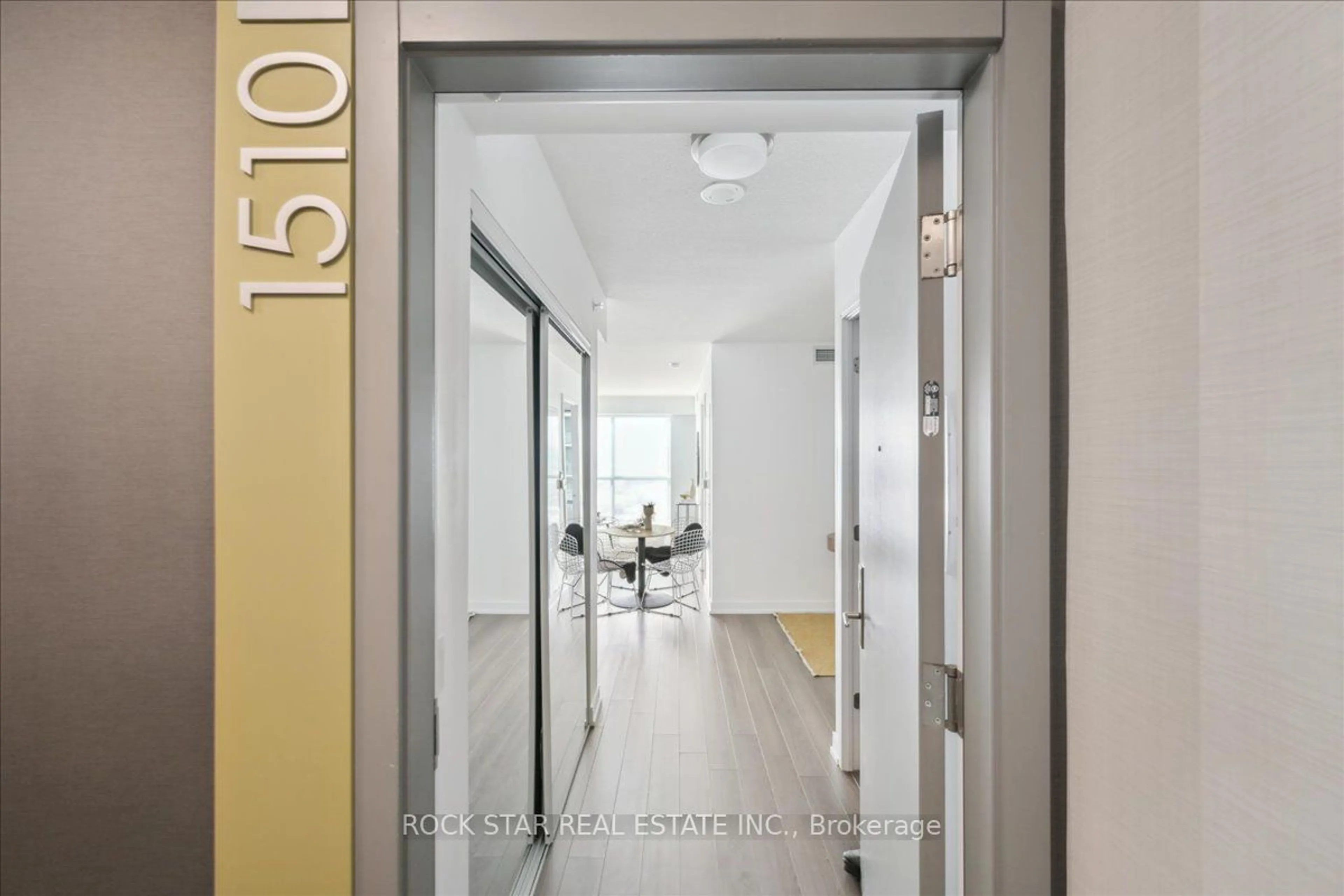 Indoor foyer for 20 Thomas Riley Rd #1510, Toronto Ontario M9B 1B1