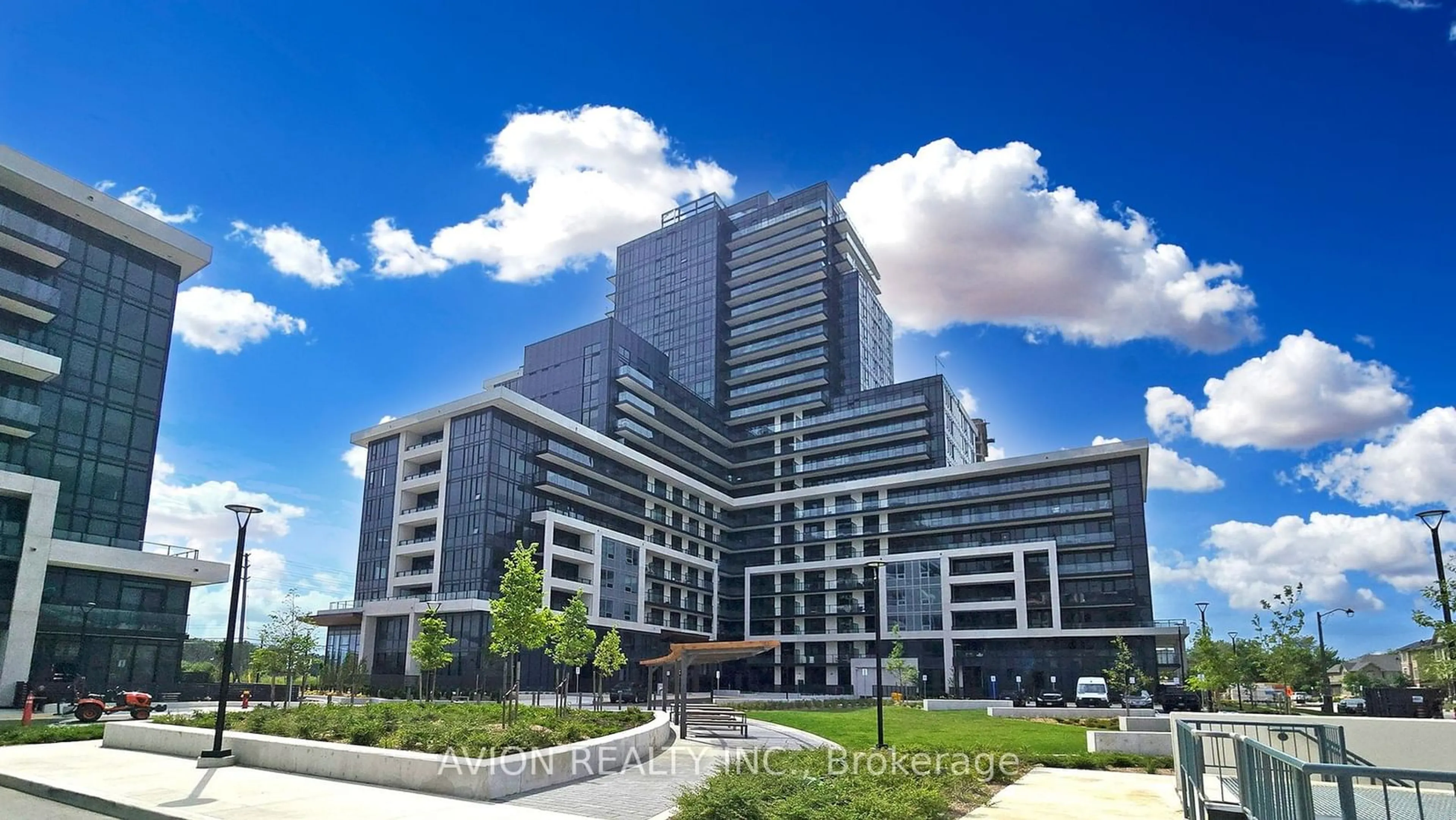 Indoor foyer for 3220 WILLIAM COLTSON Ave #1118, Oakville Ontario L6H 7X9