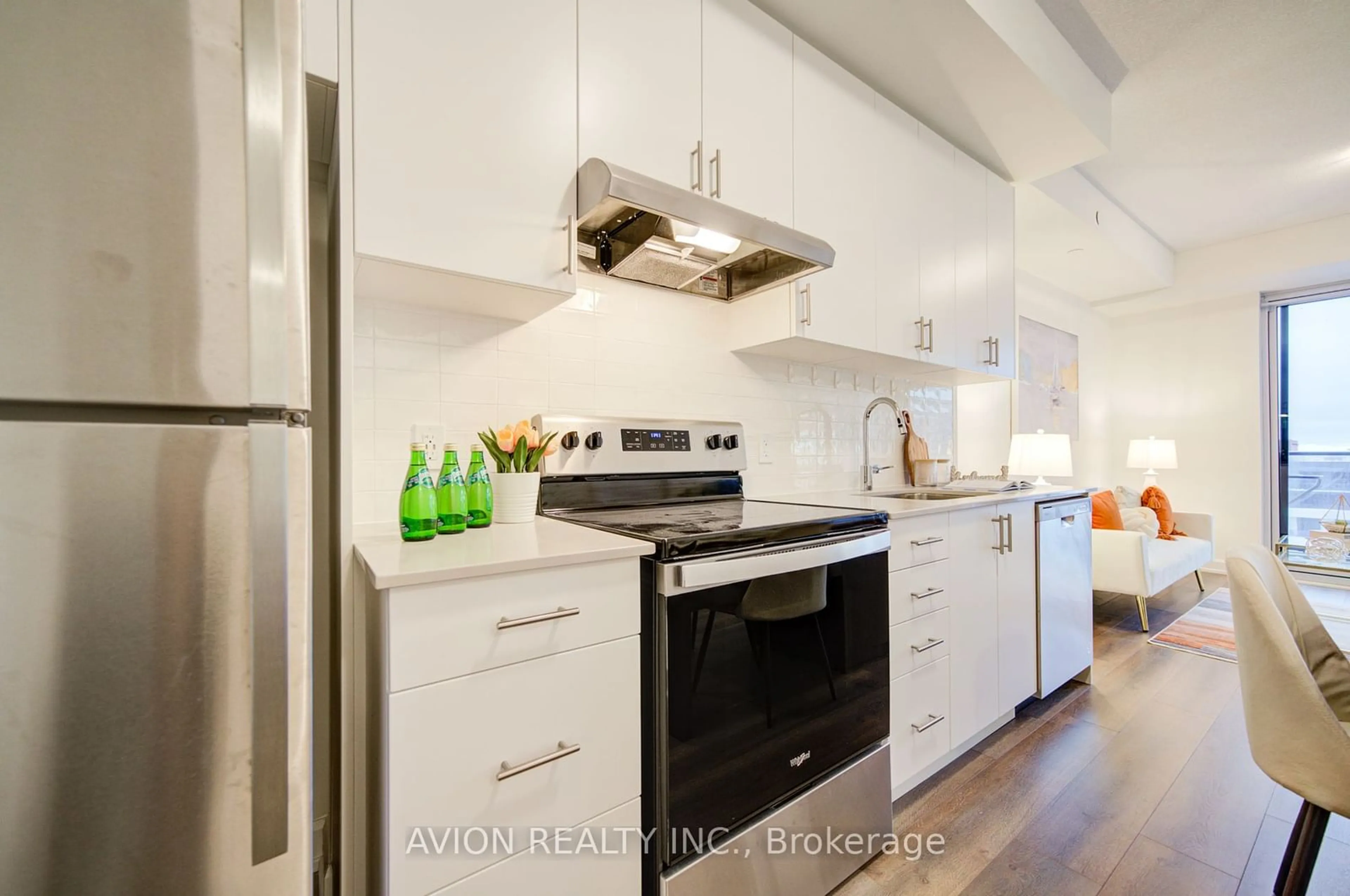 Open concept kitchen, unknown for 3220 WILLIAM COLTSON Ave #1118, Oakville Ontario L6H 7X9