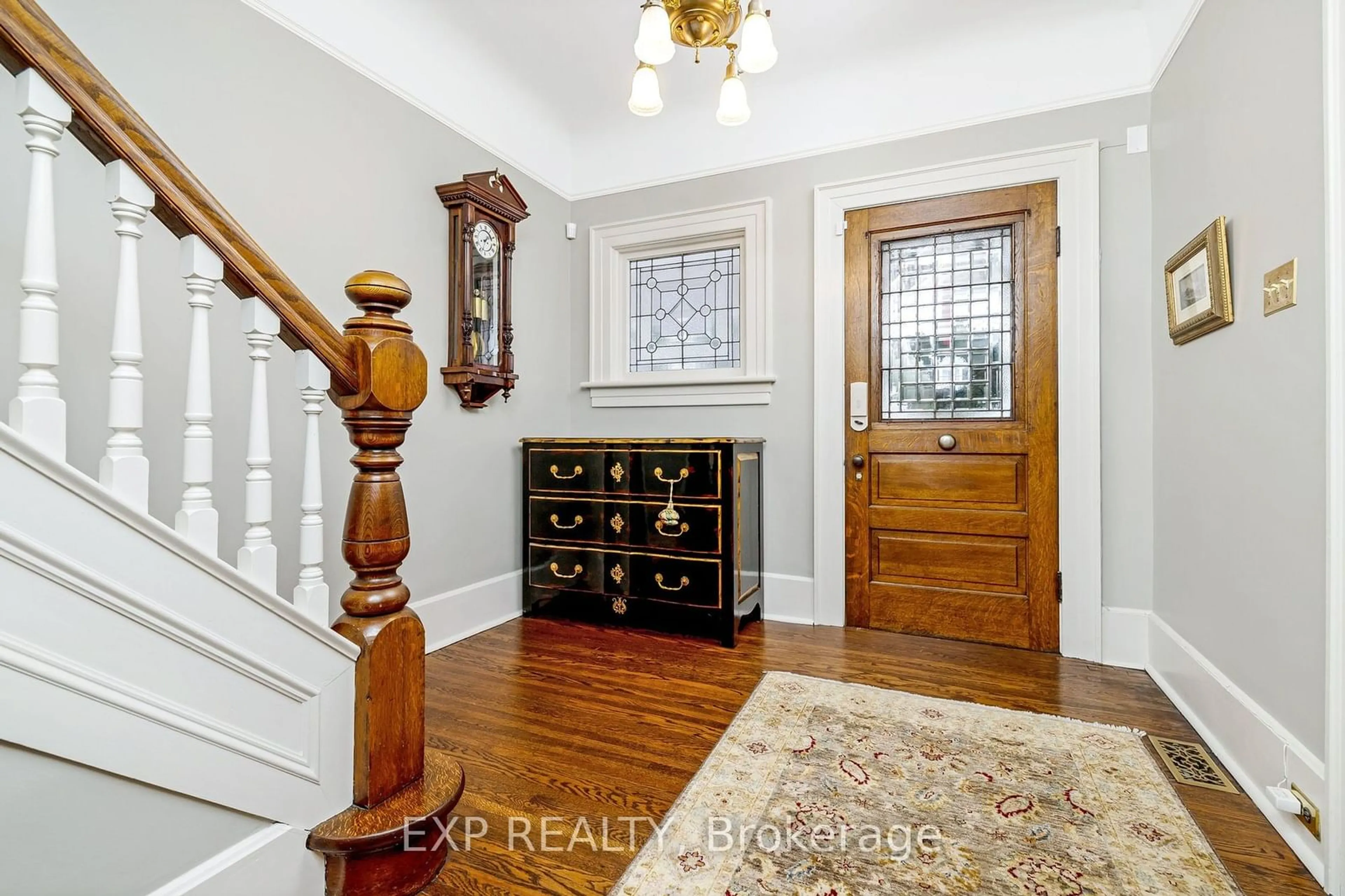 Indoor entryway for 71 Mill St, Milton Ontario L9T 1R8