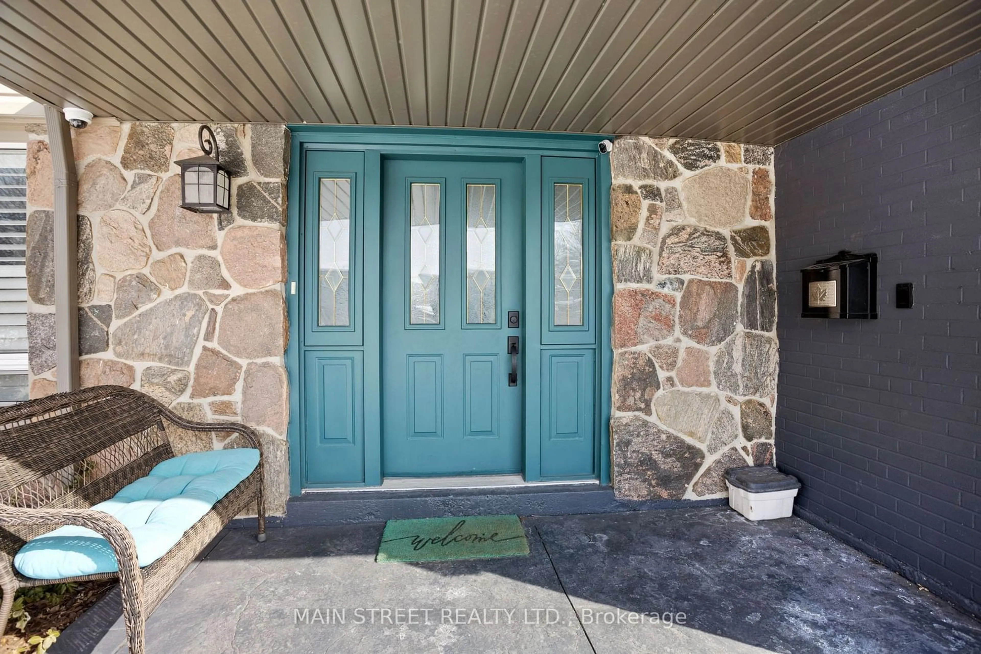 Indoor entryway for 137 Bartley Bull Pkwy, Brampton Ontario L6W 2K1