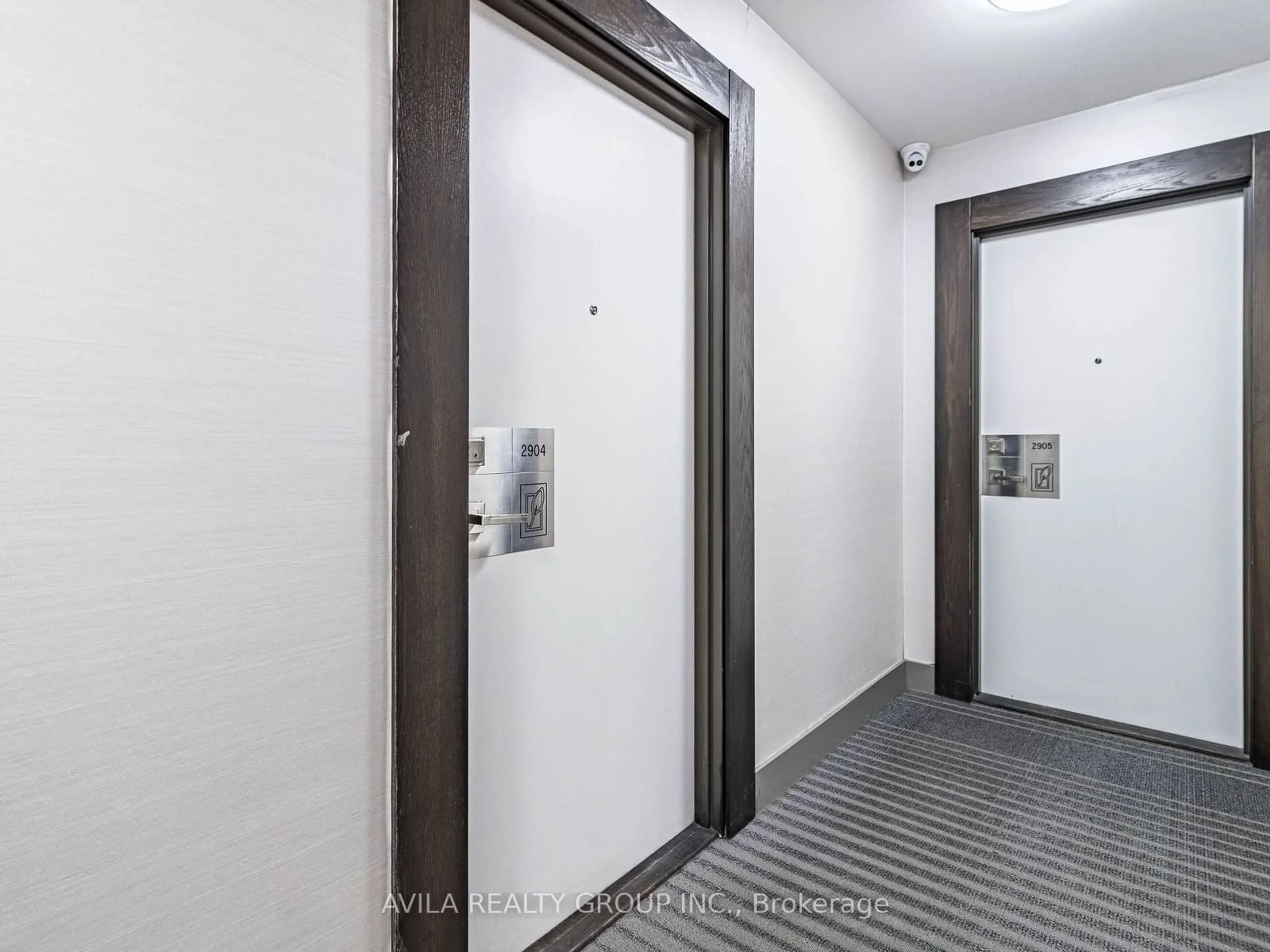 Indoor foyer for 4011 Brickstone Mews #2904, Mississauga Ontario L5B 0J7