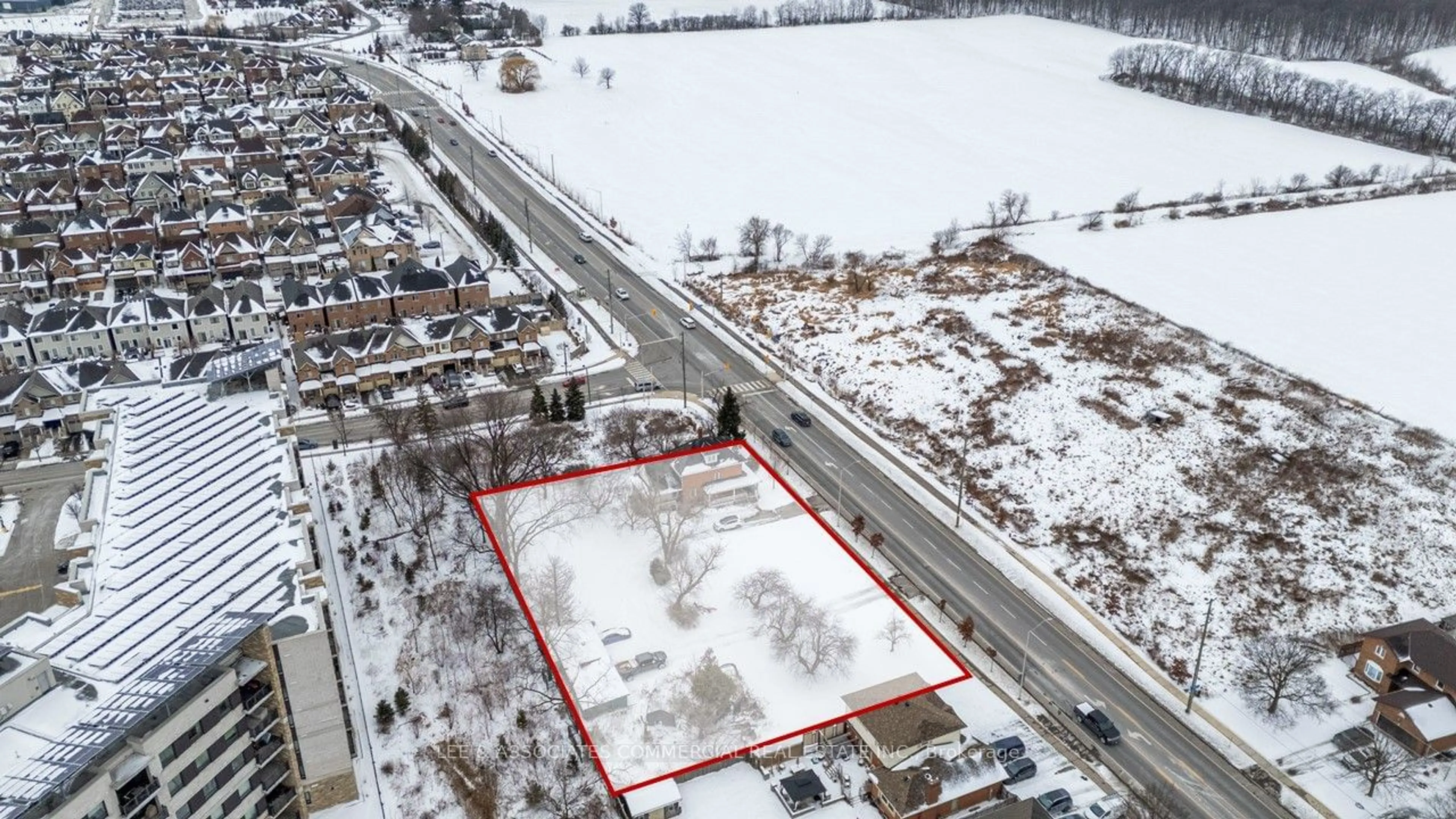 A pic from outside/outdoor area/front of a property/back of a property/a pic from drone, street for 6830 Main St, Milton Ontario L9T 7Z4