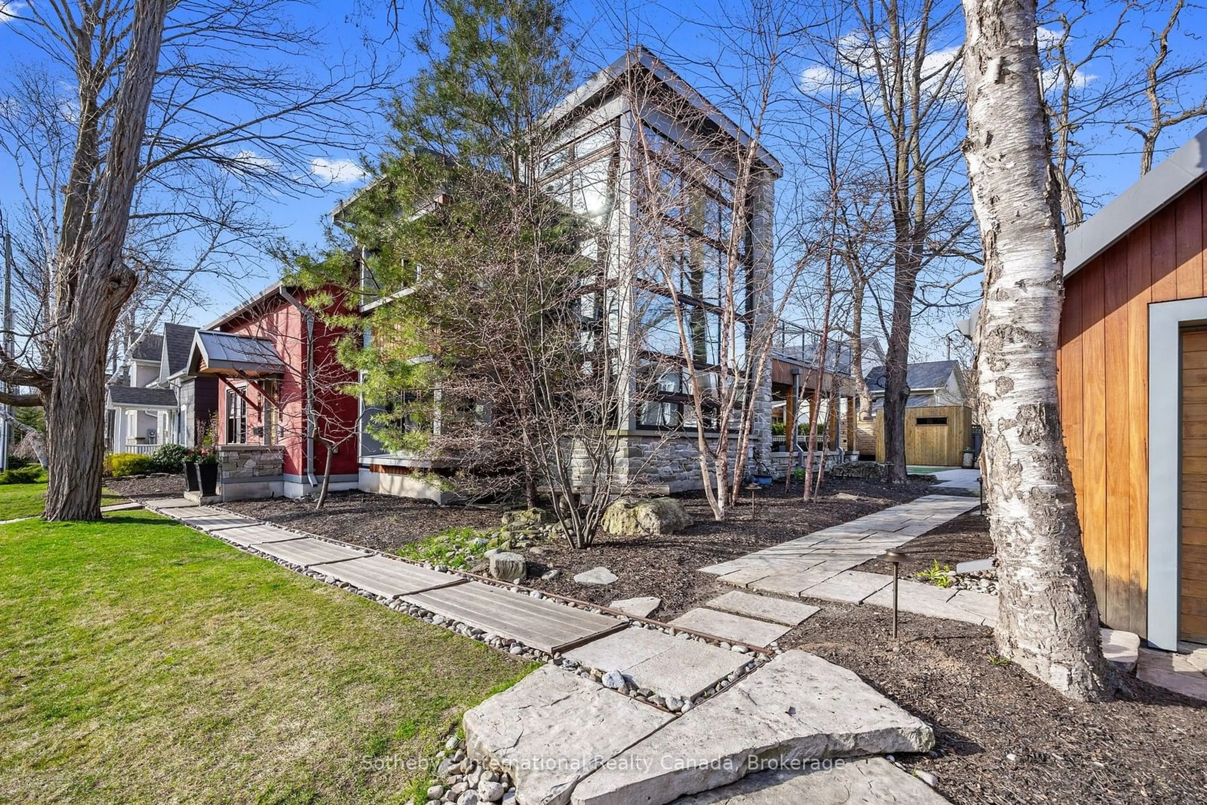 Patio, building for 55 Chisholm St, Oakville Ontario L6K 3H6