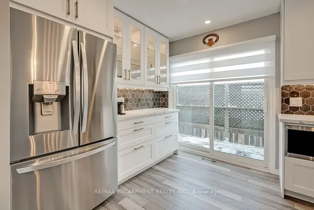 Additional property image - 693 Inverary Rd