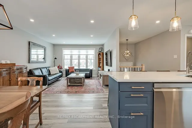 Additional property image - 693 Inverary Rd
