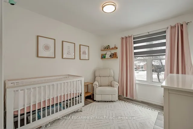 Additional property image - 693 Inverary Rd