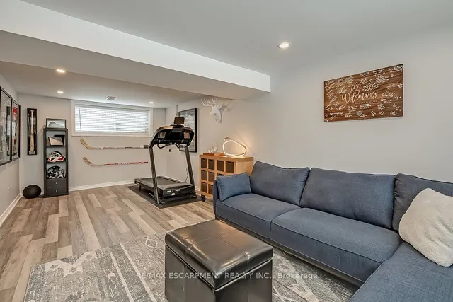 Additional property image - 693 Inverary Rd