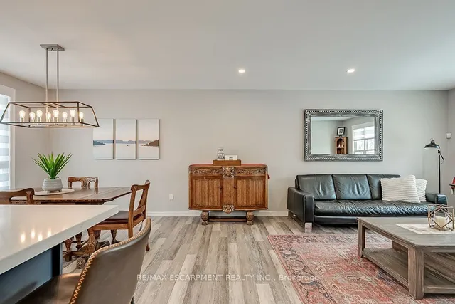 Additional property image - 693 Inverary Rd