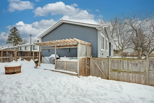 Additional property image - 693 Inverary Rd