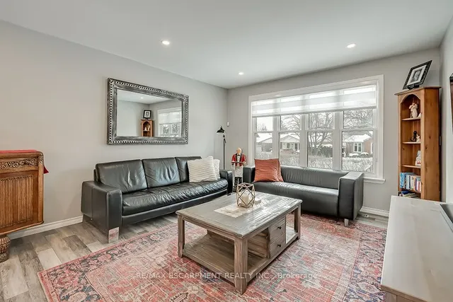 Additional property image - 693 Inverary Rd