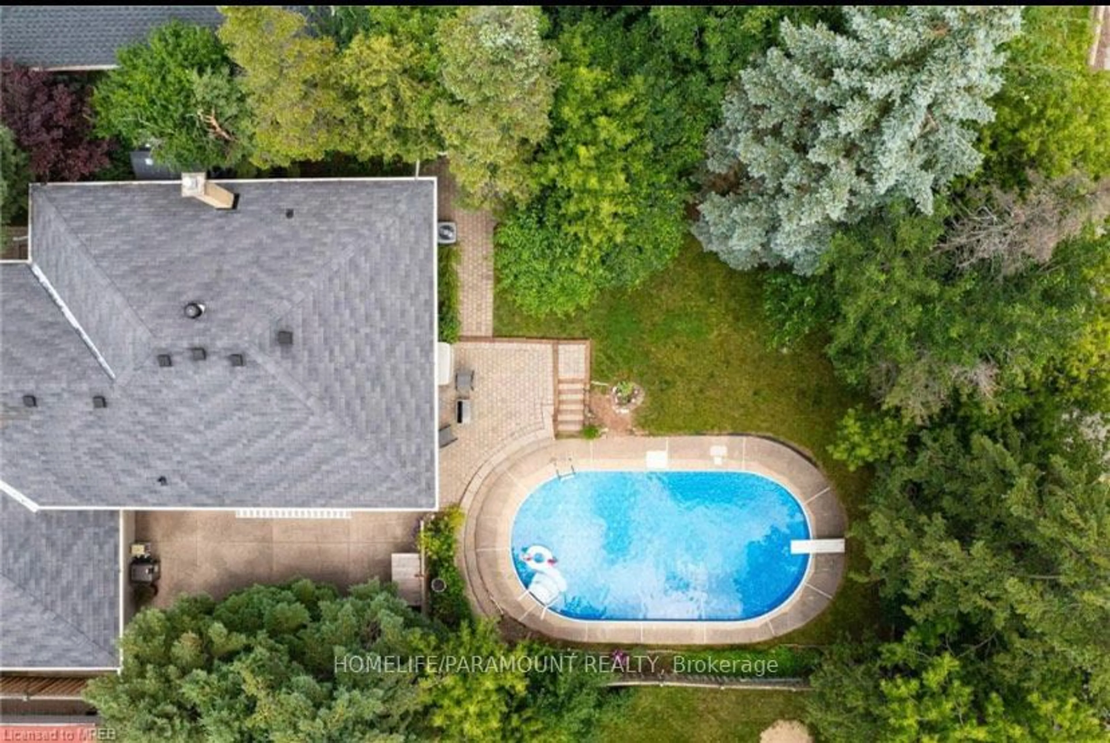 A pic from outside/outdoor area/front of a property/back of a property/a pic from drone, unknown for 598 Wildwood Dr, Oakville Ontario L6K 1V3