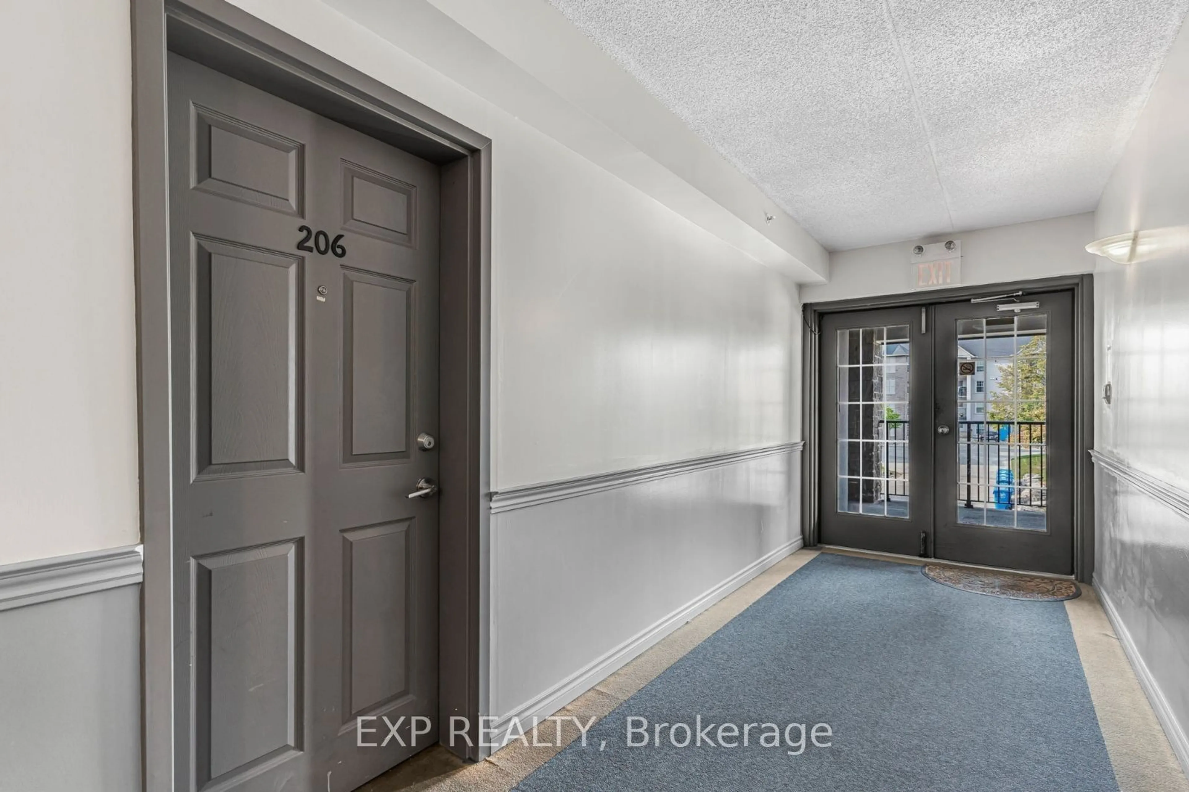 Indoor entryway for 1421 Walker's Line #206, Burlington Ontario L7M 4P4