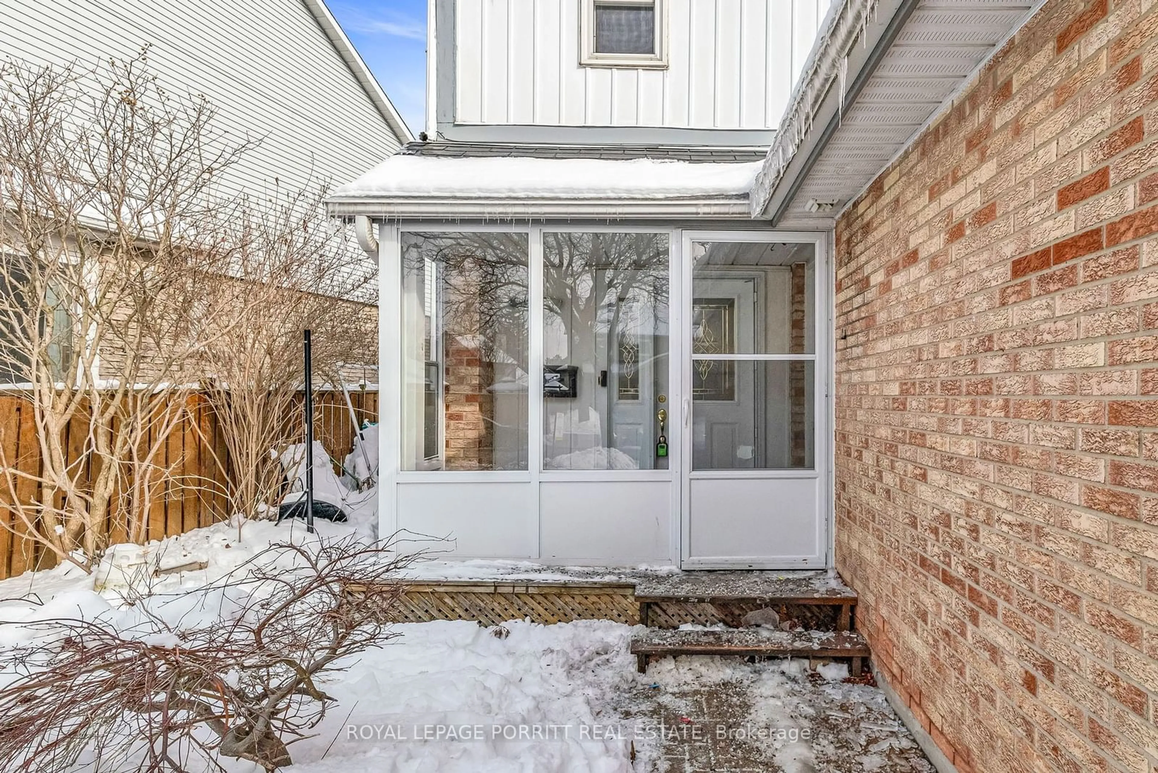 Indoor entryway for 6 Astorville Sq, Brampton Ontario L6Z 1H4