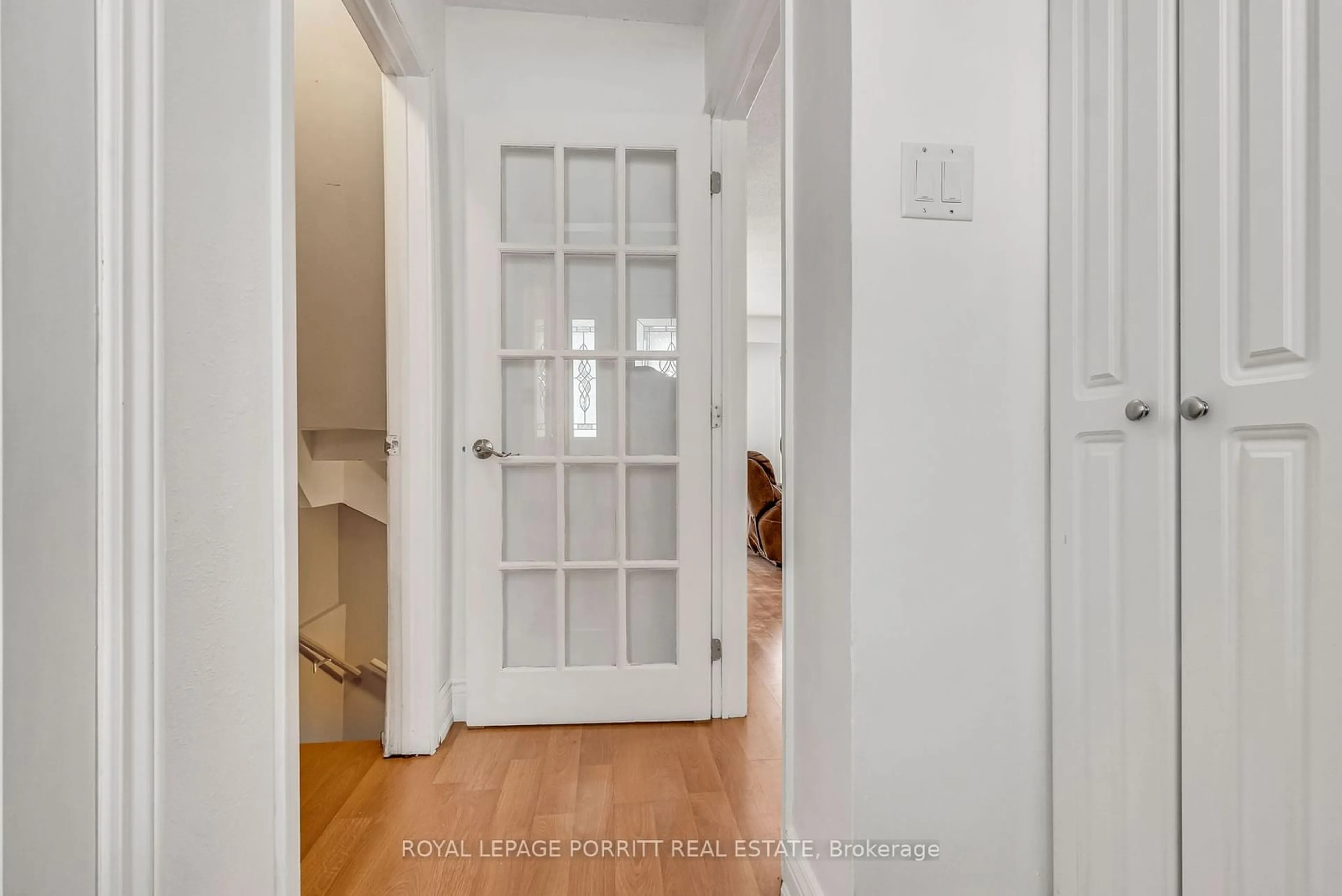 Indoor entryway for 6 Astorville Sq, Brampton Ontario L6Z 1H4