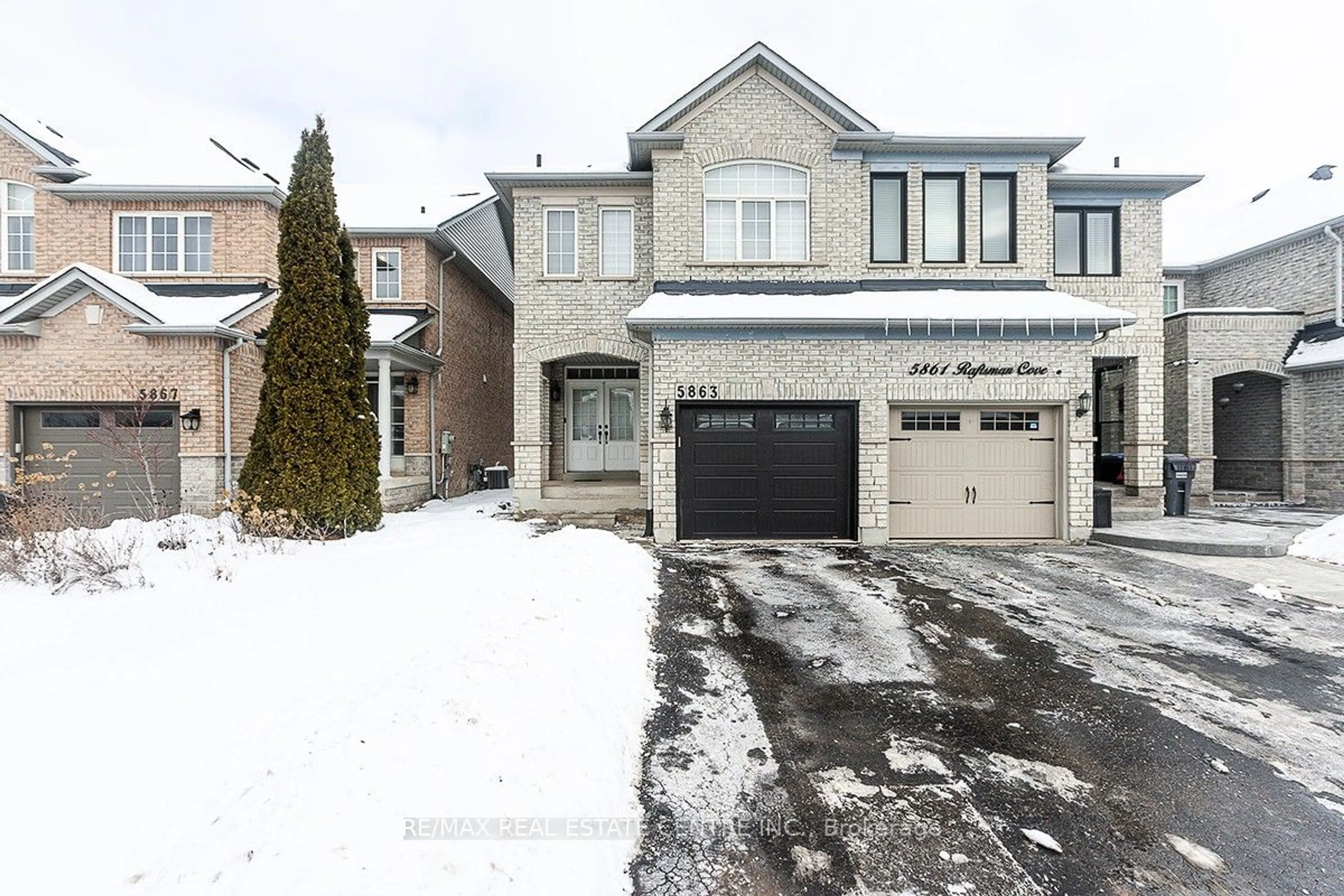 Home with brick exterior material, street for 5863 Raftsman Cove, Mississauga Ontario L5M 6P2