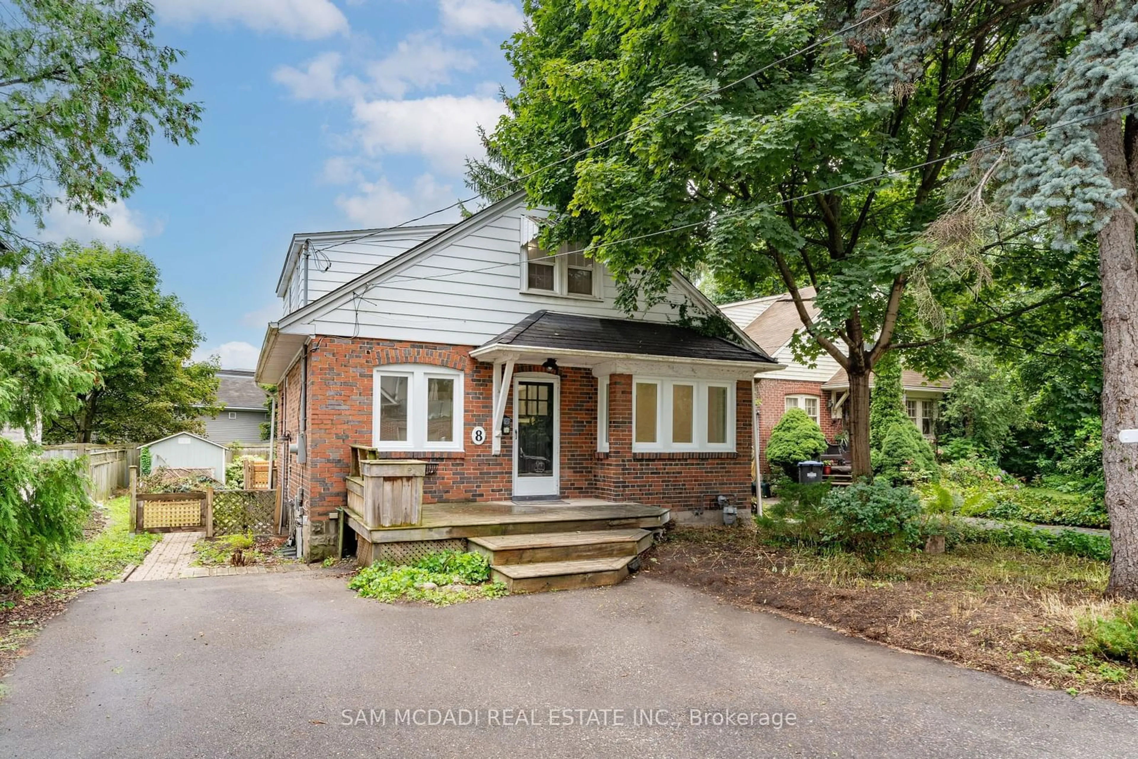 Home with brick exterior material, street for 8 Wesley Cres, Mississauga Ontario L5H 2N2