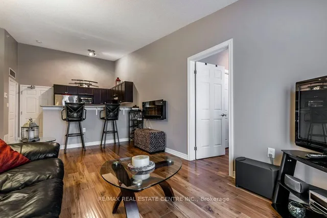 Additional property image - 1360 Main St Unit 409