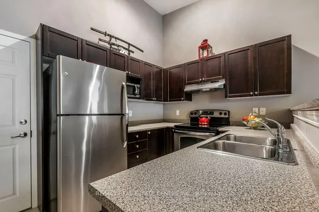 Additional property image - 1360 Main St Unit 409