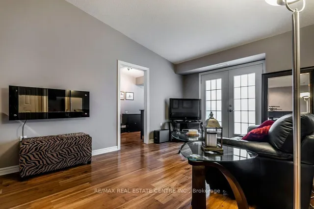 Additional property image - 1360 Main St Unit 409