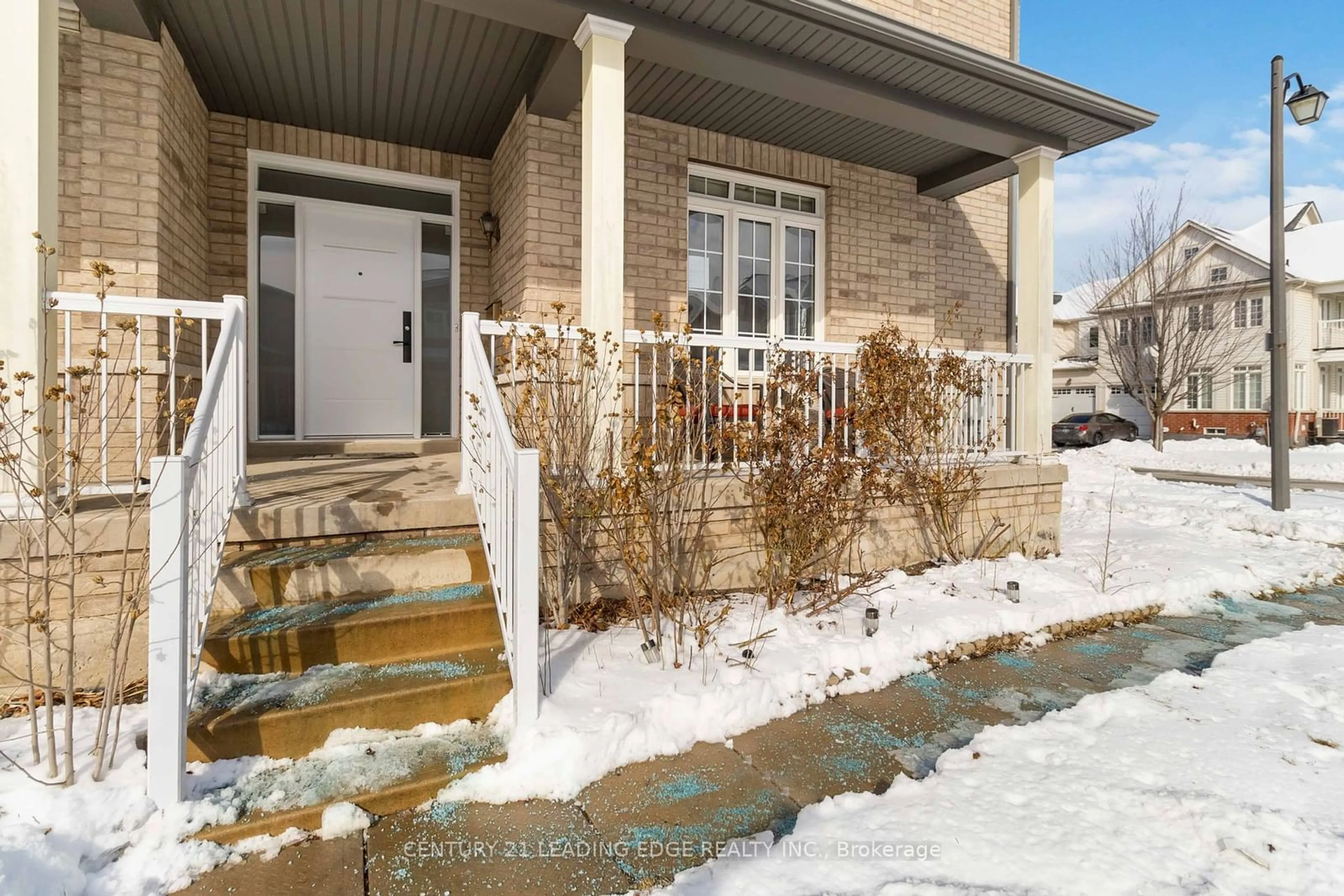 Indoor entryway for 1100 BONIN Cres, Milton Ontario L9T 6T3