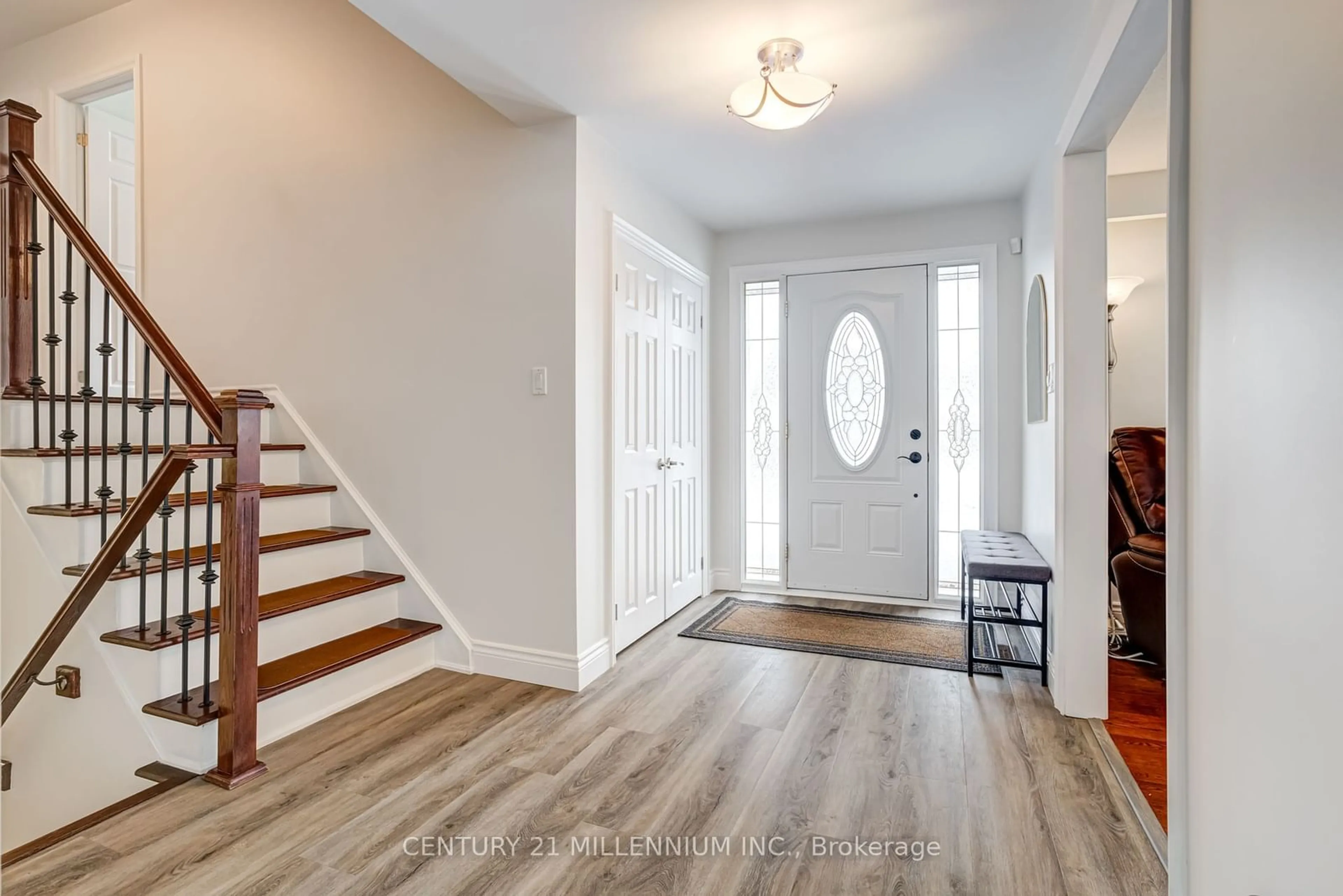 Indoor entryway for 6 Ridgehill Dr, Brampton Ontario L6Y 2C4