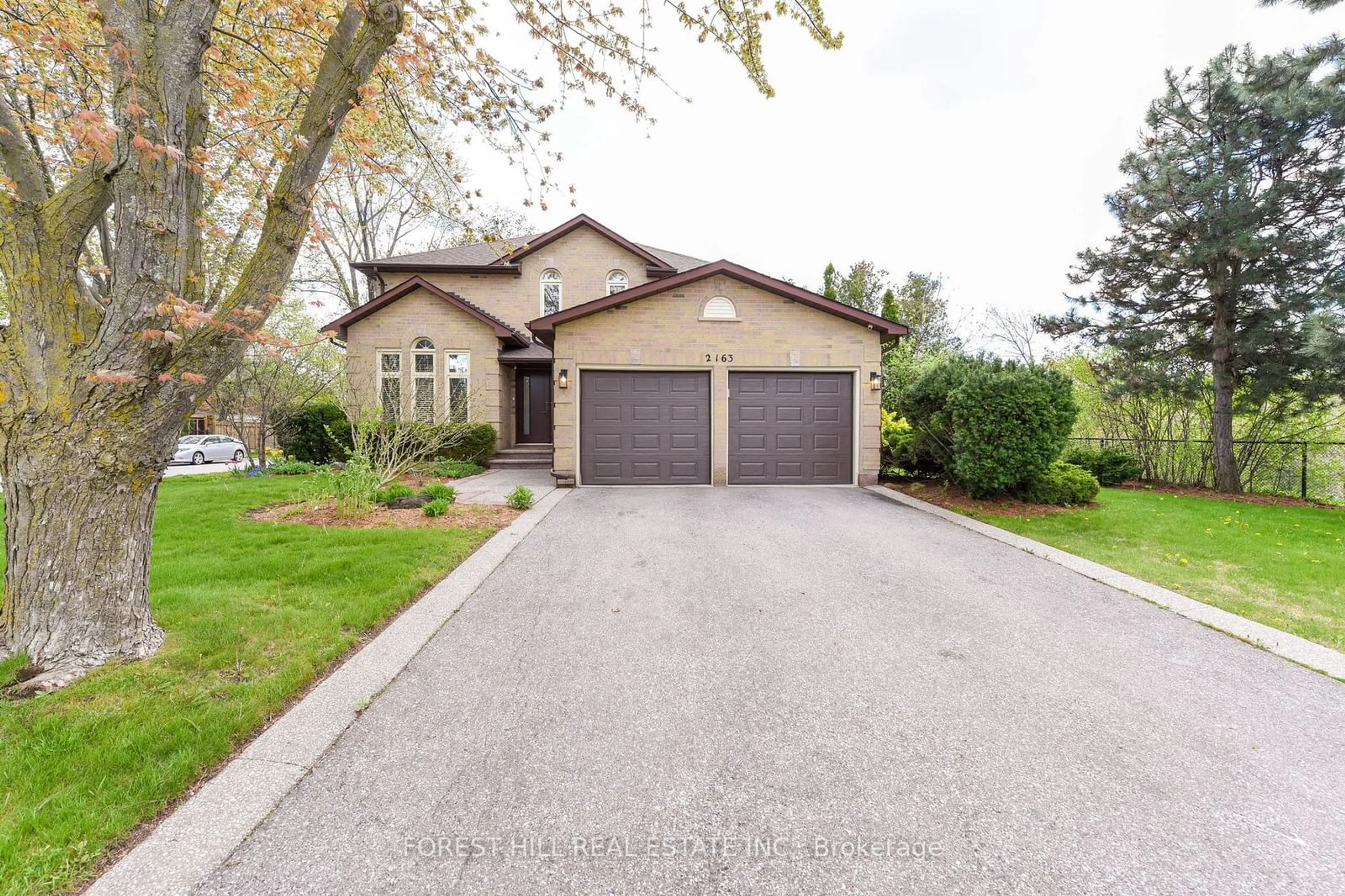 Unknown for 2163 Towne Blvd, Oakville Ontario L6H 5H1